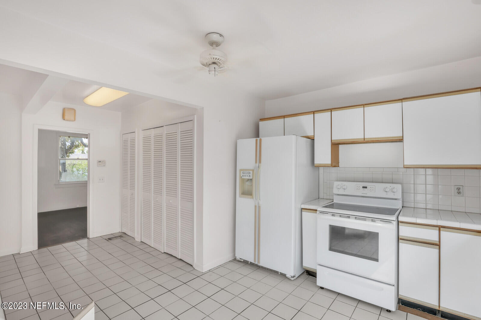 Neptune Beach, Florida 32266, United States, ,Residential,Pending,72286