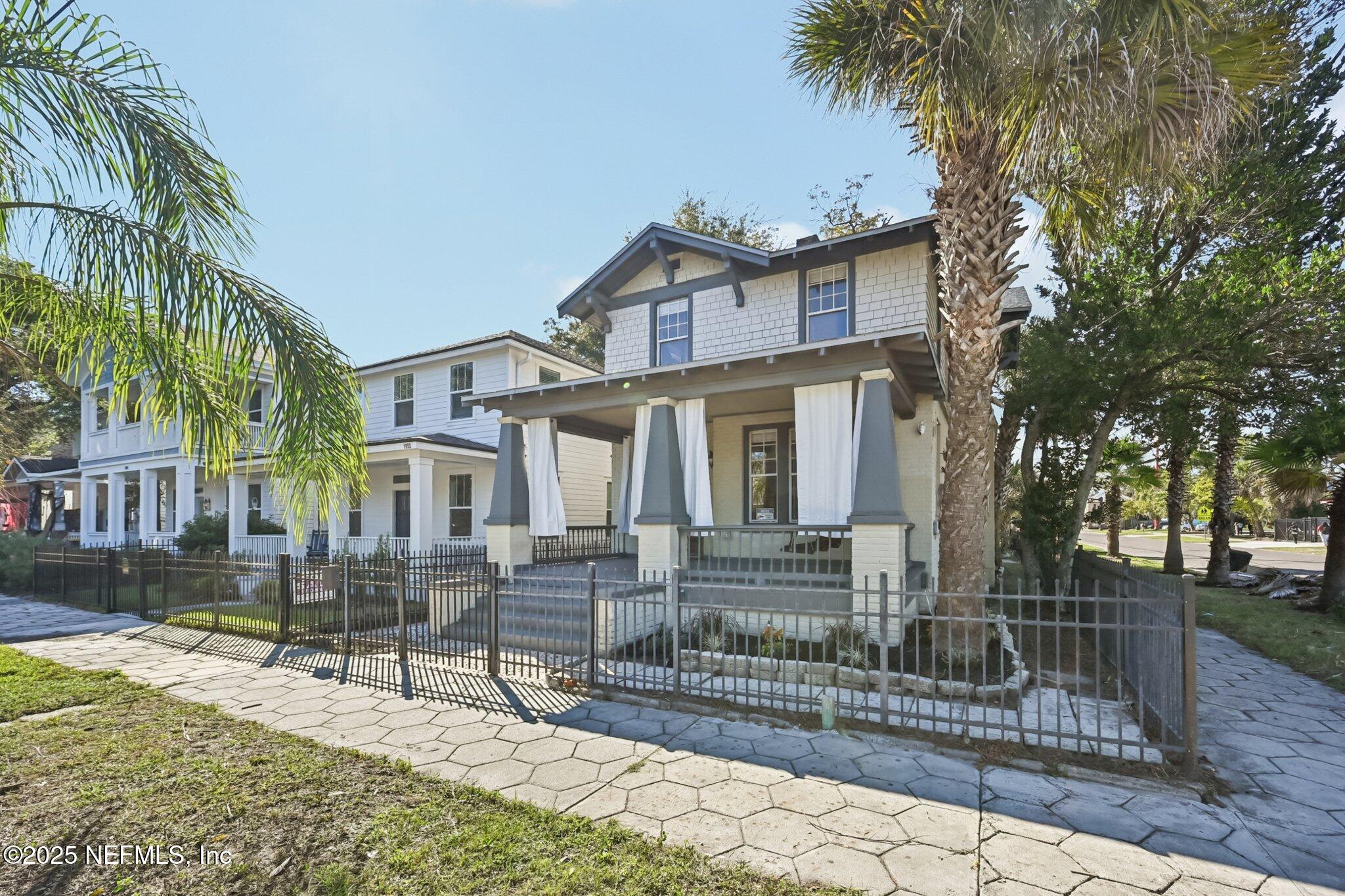 1954 HUBBARD Street