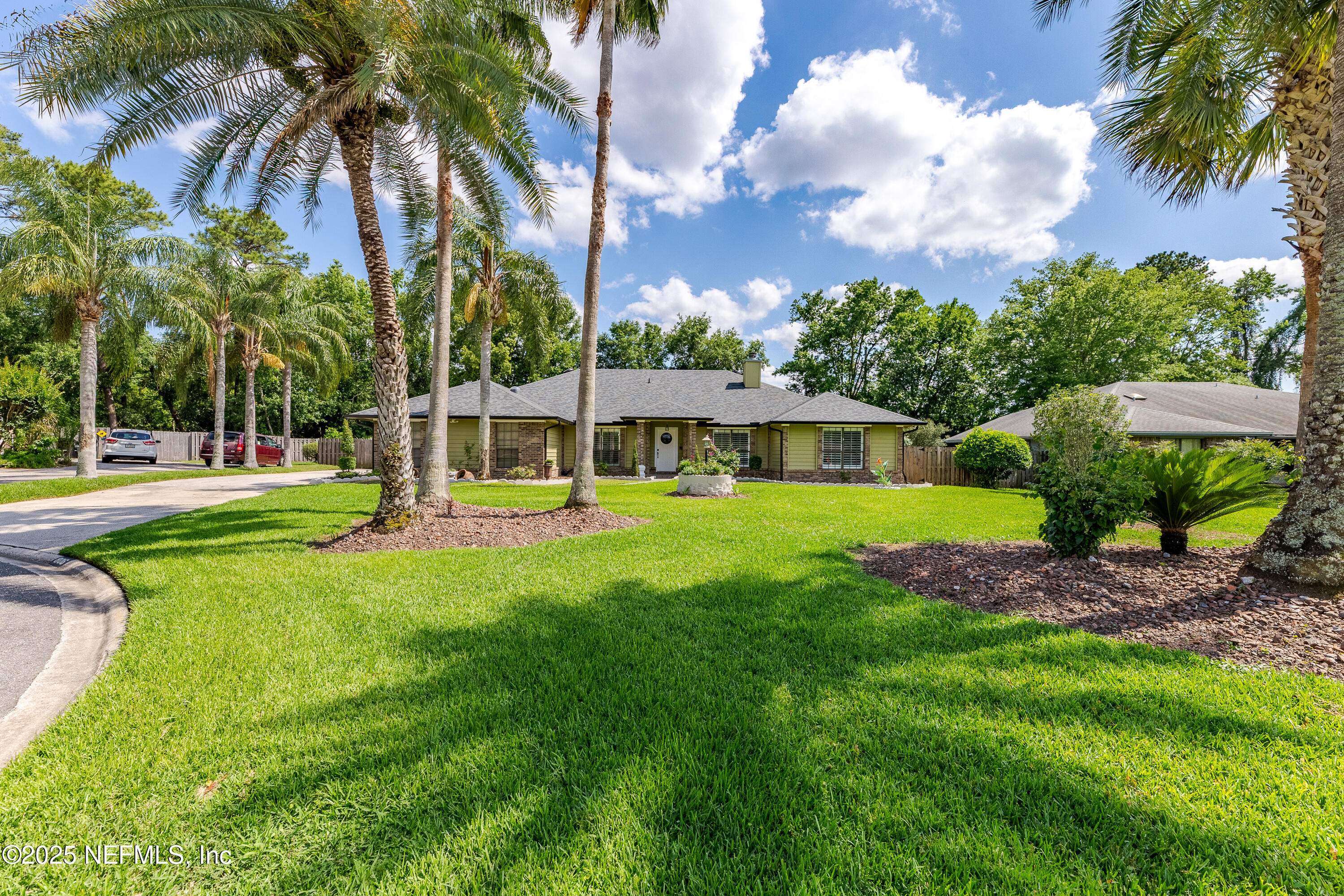 806 FALKIRK Court