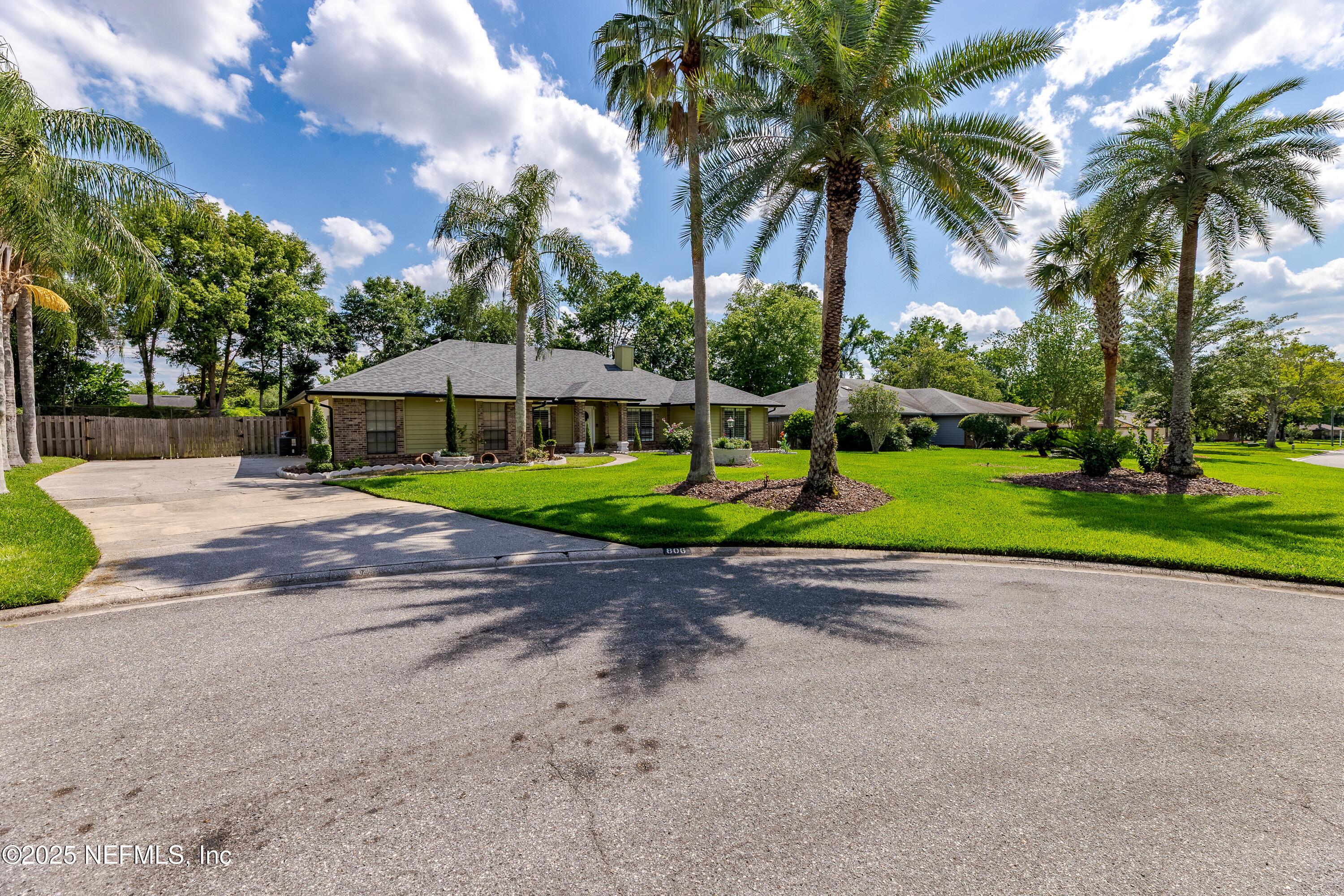 806 FALKIRK Court