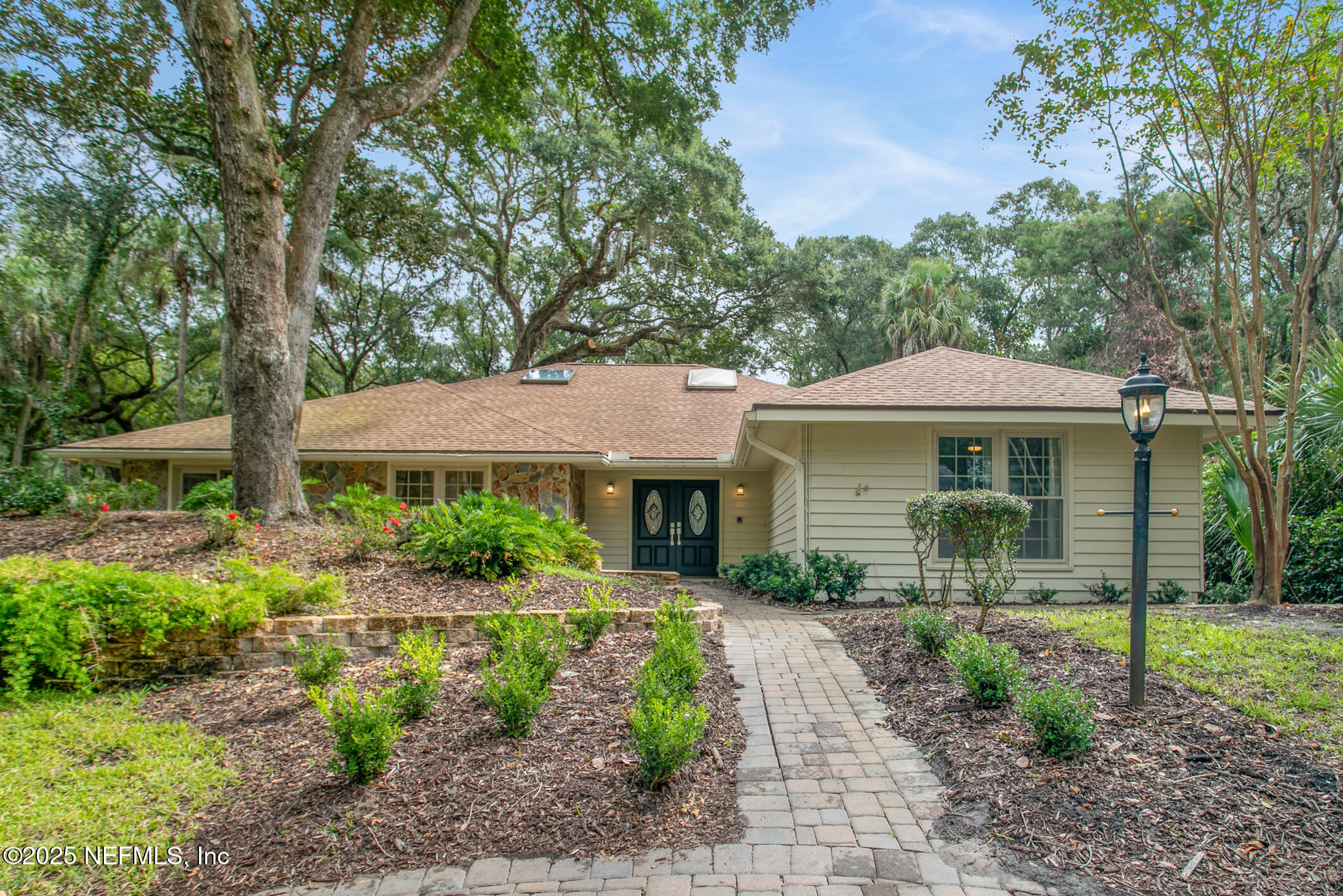 1895 HICKORY Lane