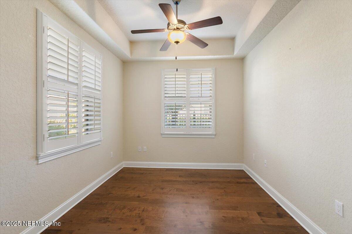 157 LATERRA LINKS Circle 102