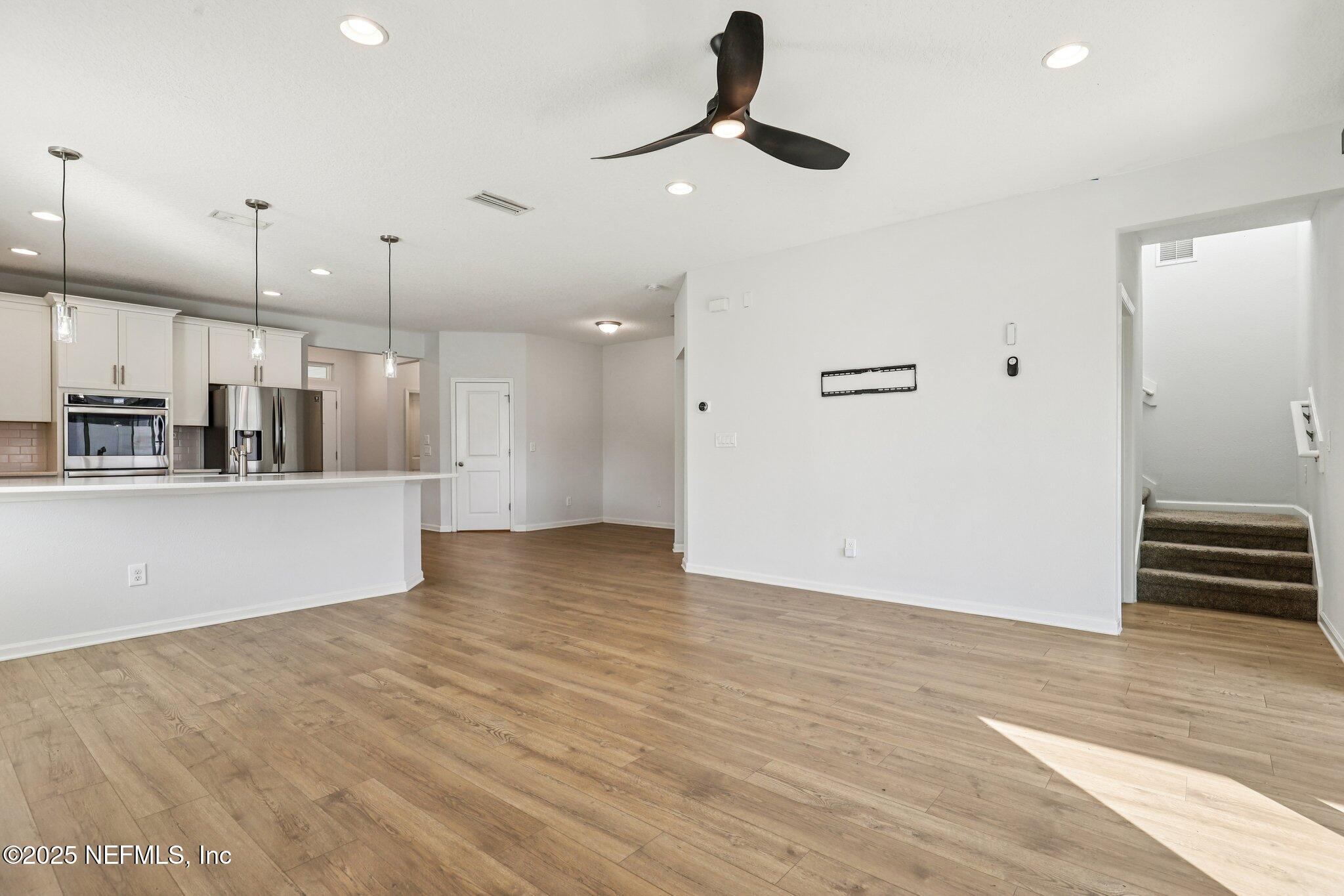 809 LAUREL VALLEY Drive