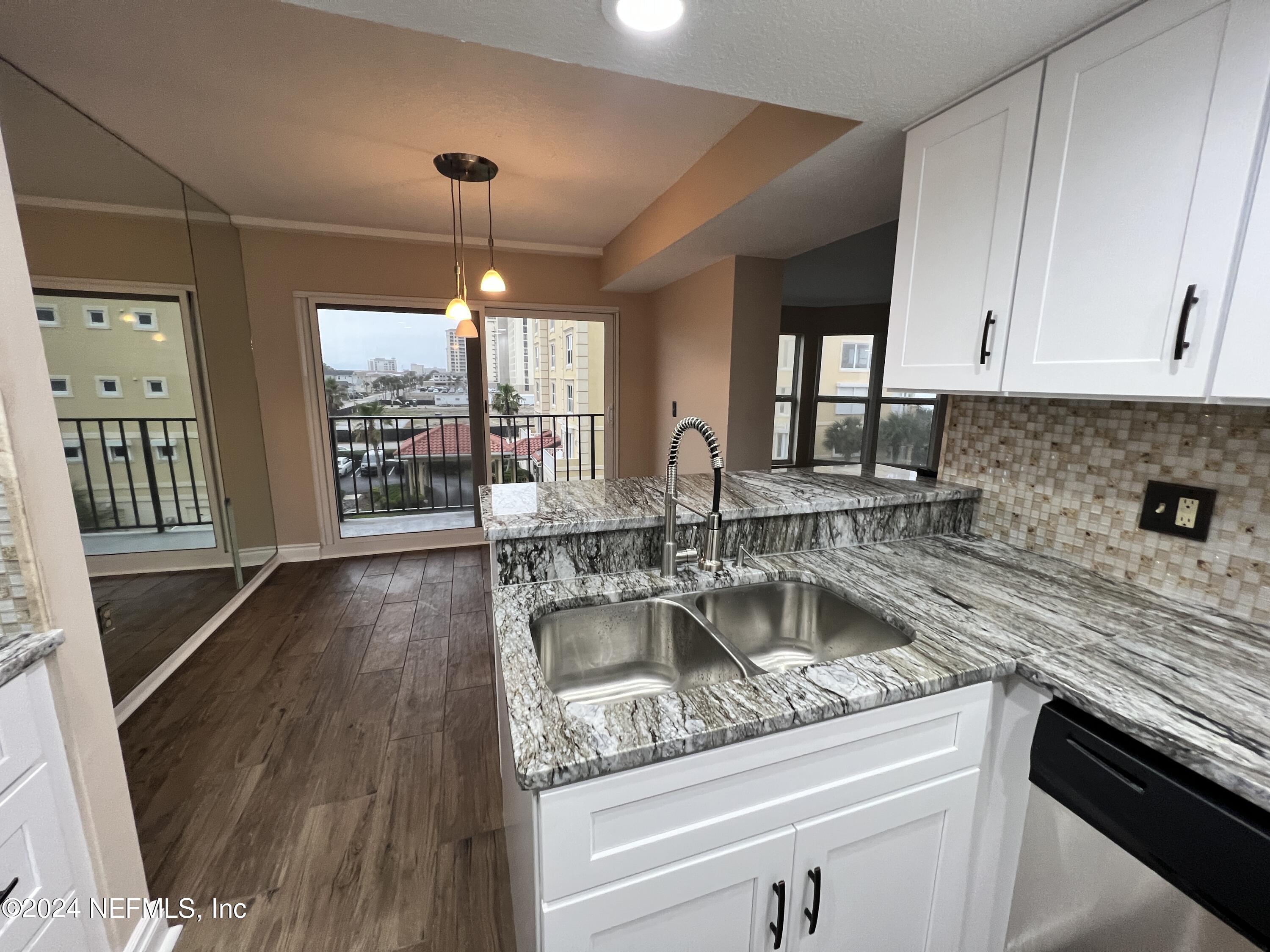 Jacksonville Beach, FL home for sale located at 1551 1st Street S Unit 301, Jacksonville Beach, FL 32250