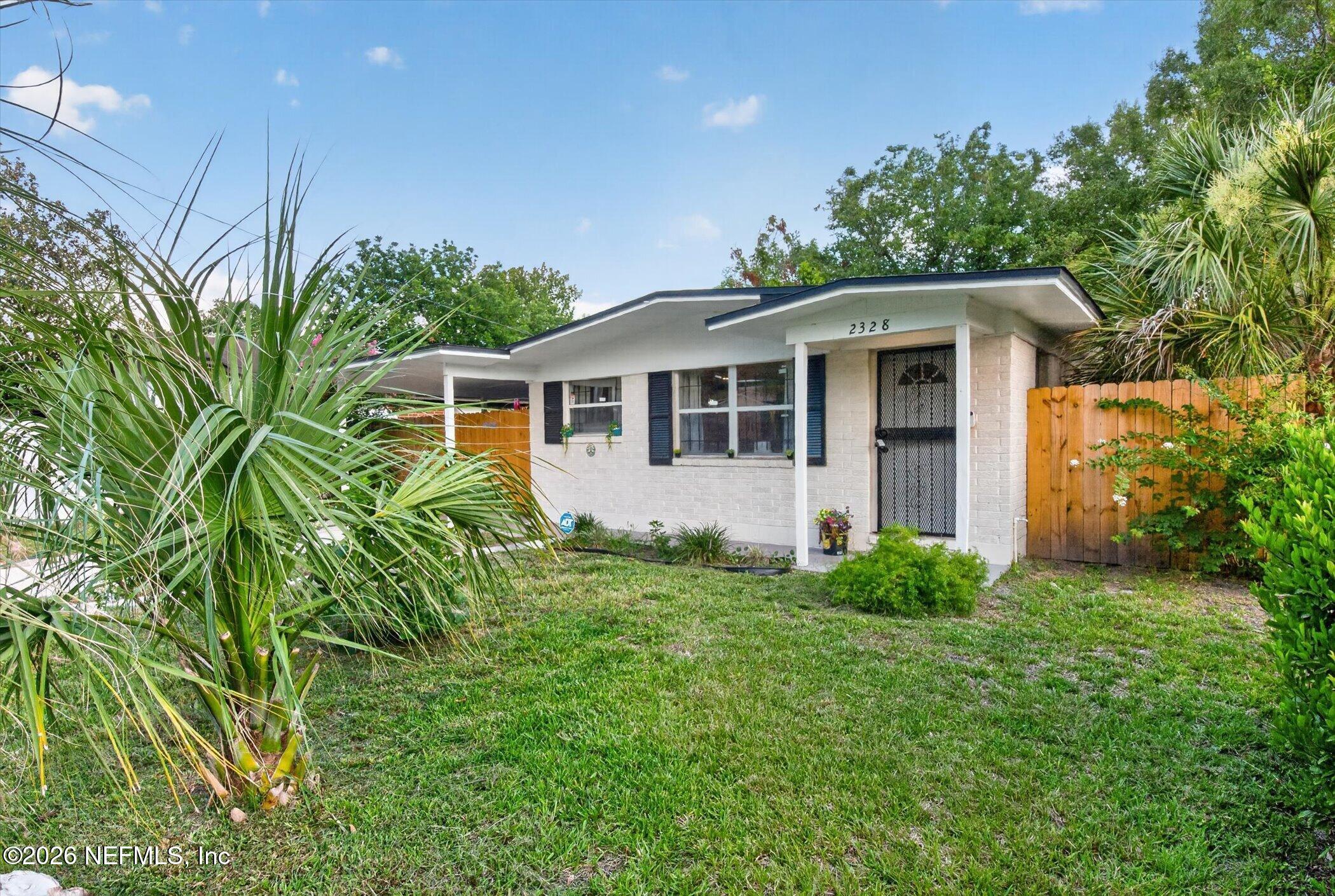 2328 W 10TH Street