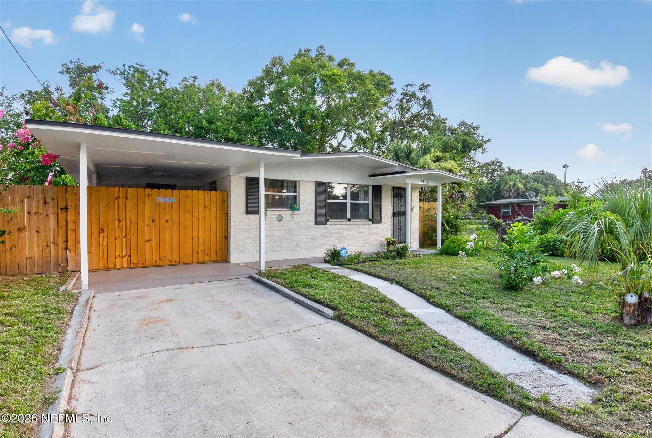 2328 W 10TH Street