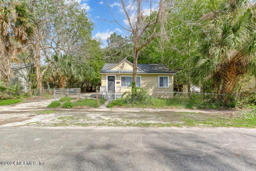 Jacksonville, FL home for sale located at 3103 2nd St Circle, Jacksonville, FL 32254