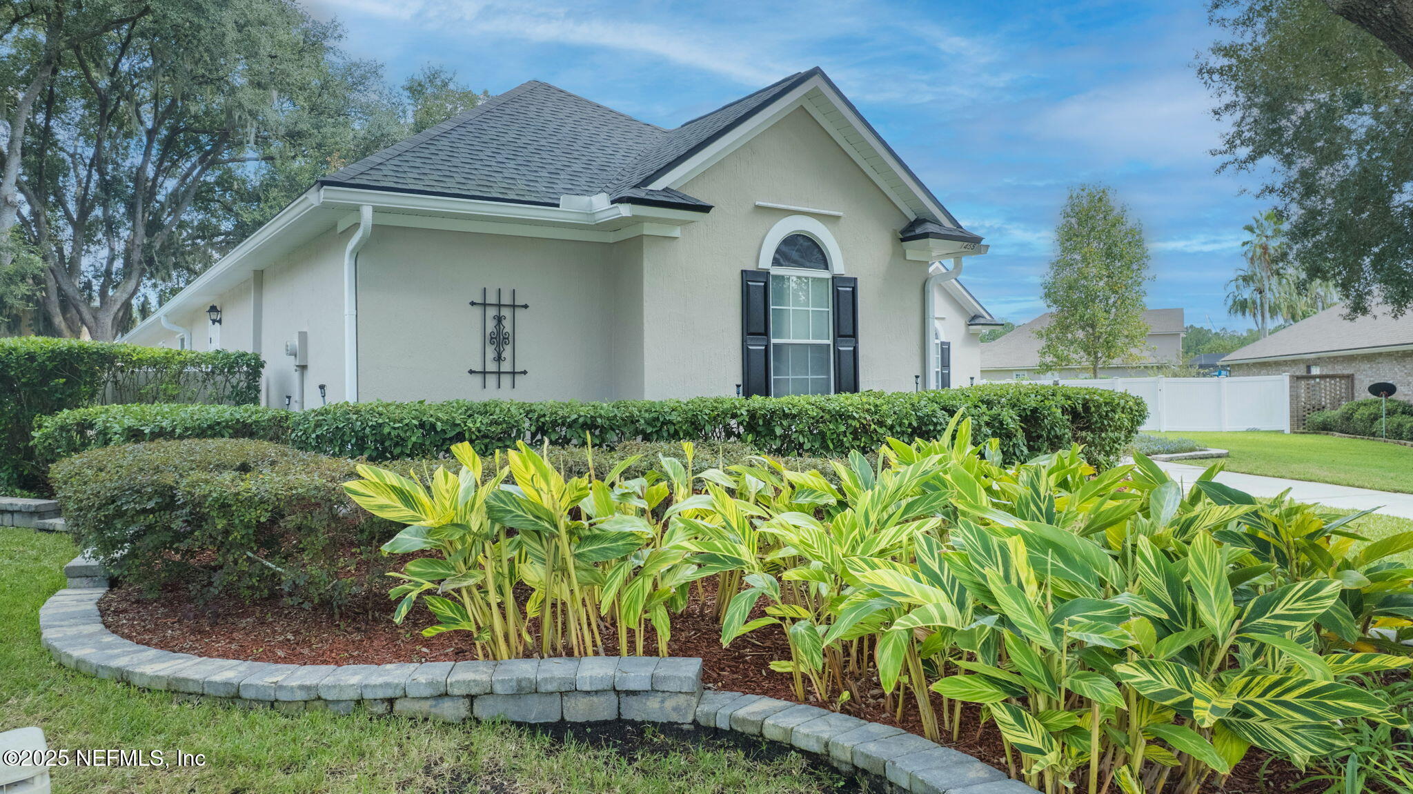 1455 SCENIC OAKS Drive