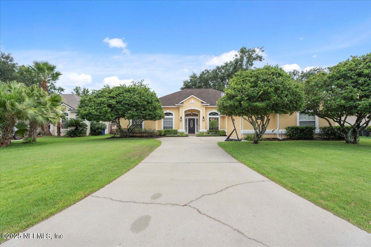 389 MAPLEWOOD Drive