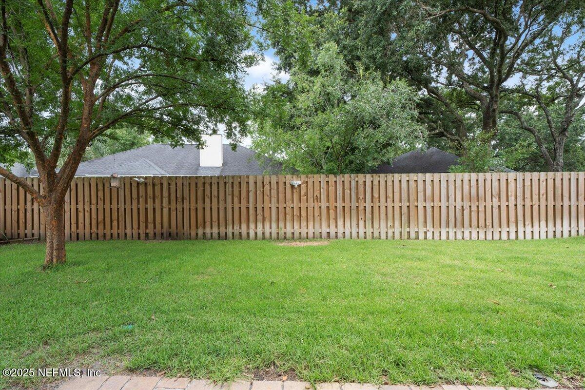 389 MAPLEWOOD Drive