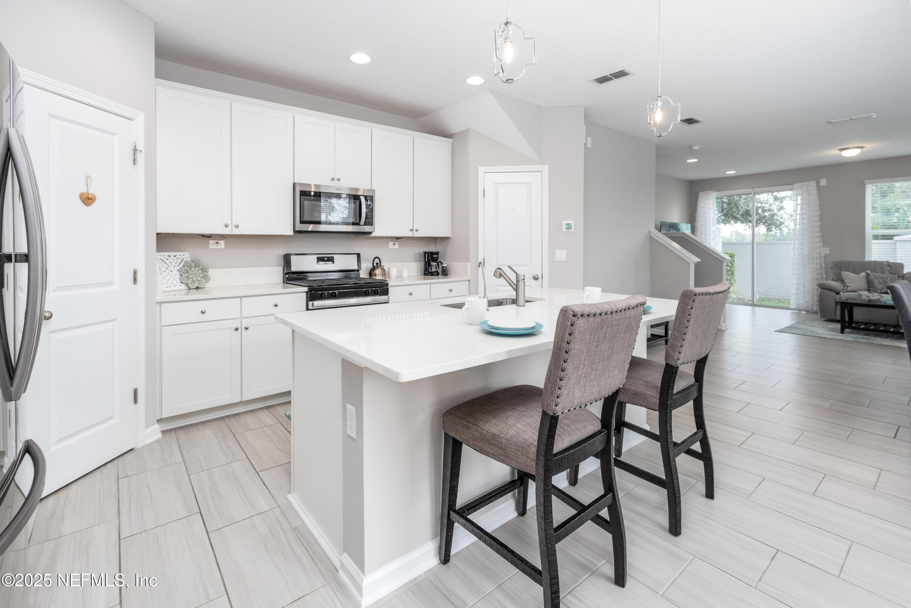 11221 MINNETTA Court