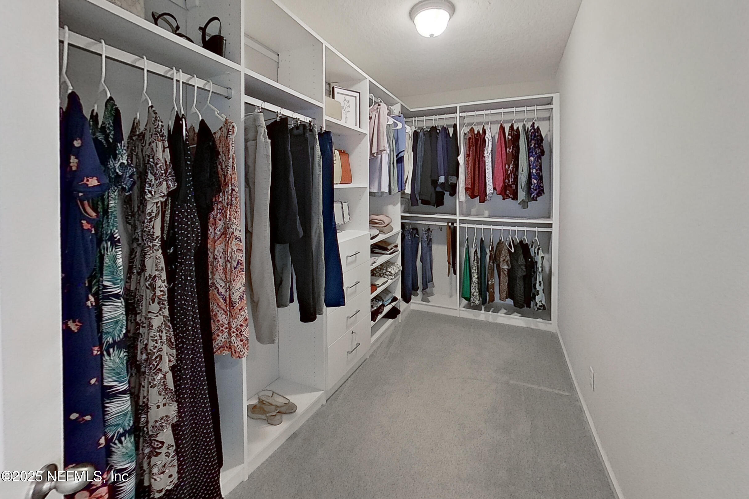 11221 MINNETTA Court