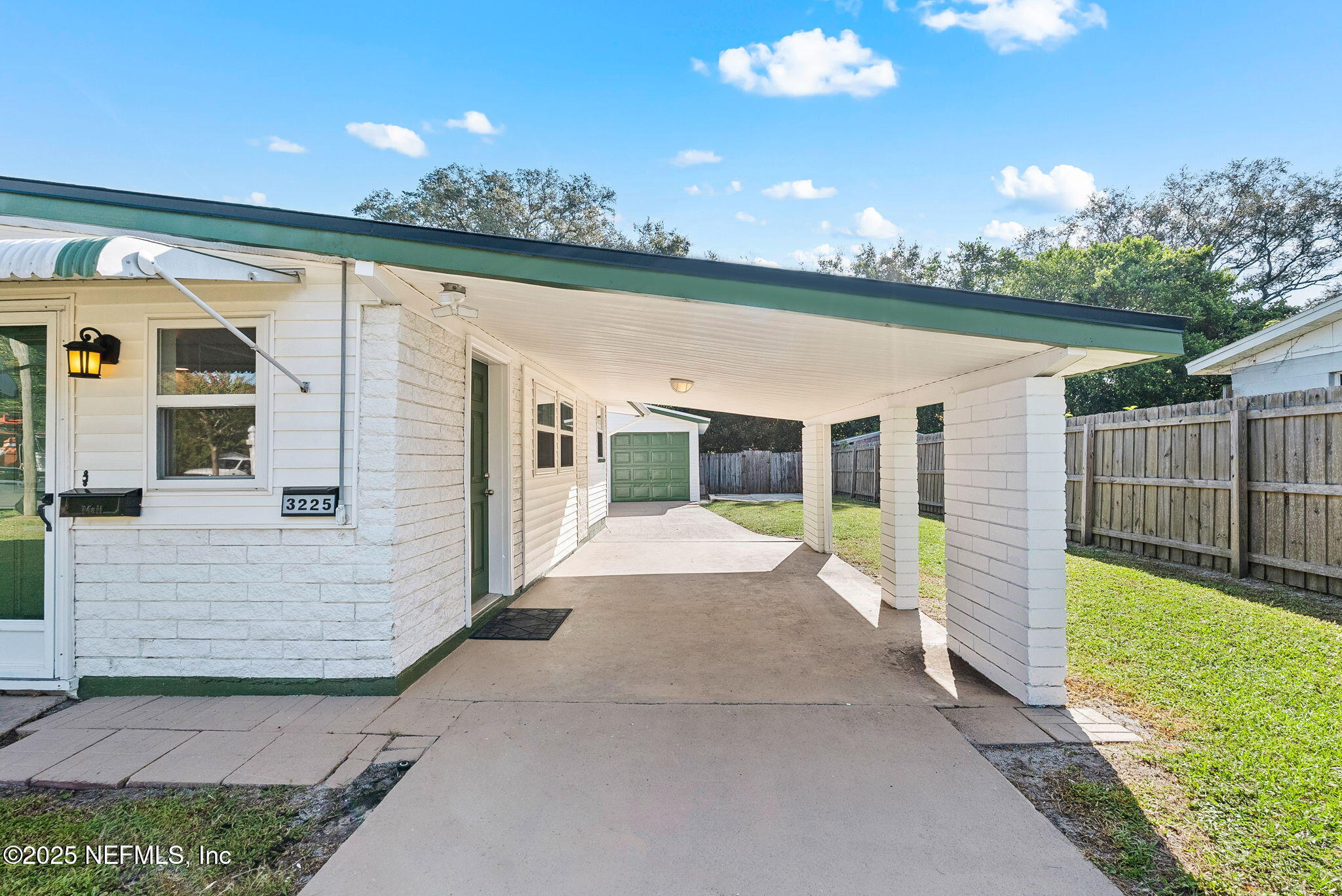 3225 SANDHURST Road E