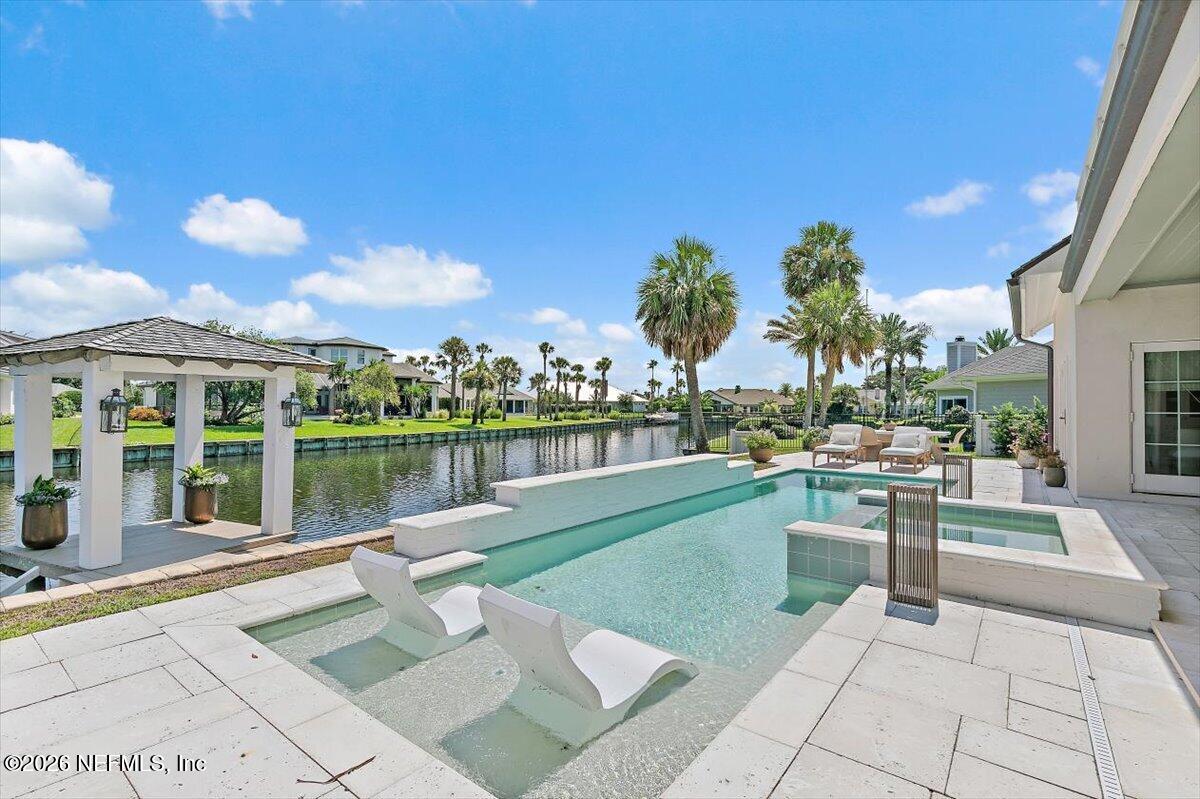 23 POINCIANA Way