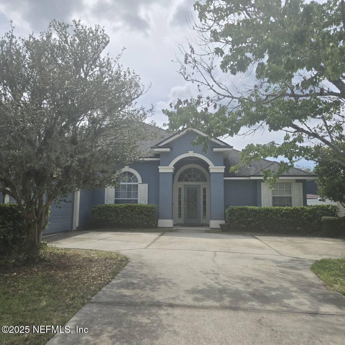 13762 VICTORIA LAKES Drive