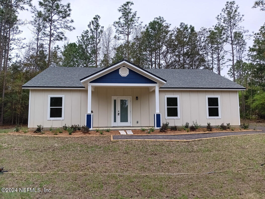 Melrose, FL home for sale located at 238 ASHLEY LAKE Drive, Melrose, FL 32666