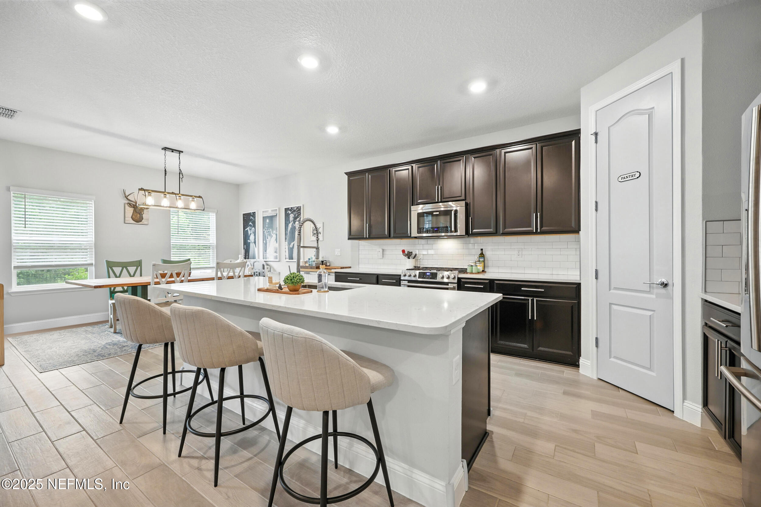 356 Clifton Bay Lp