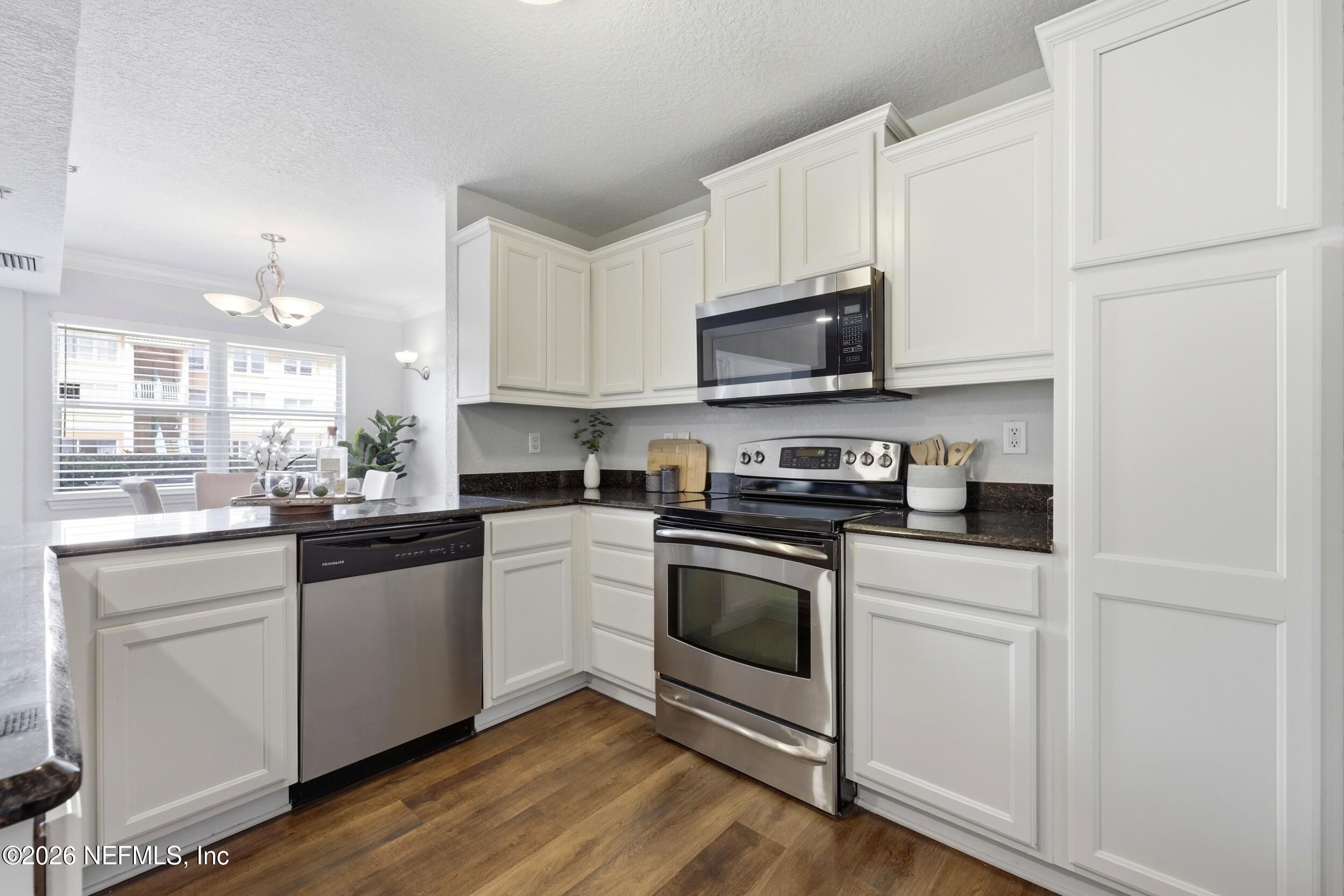 109 25TH Avenue S O11