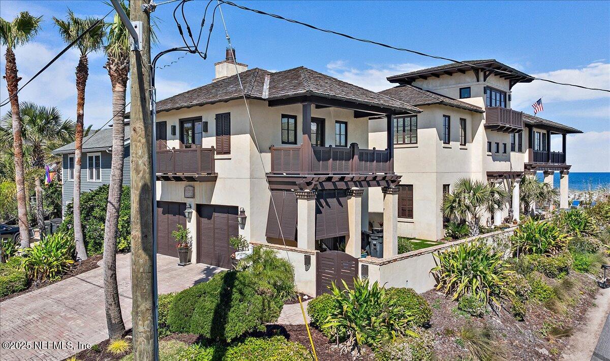 1515 BEACH Avenue