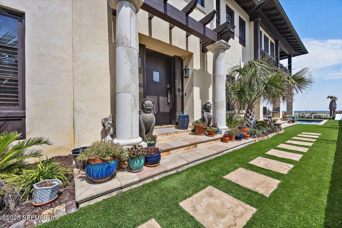 1515 BEACH Avenue