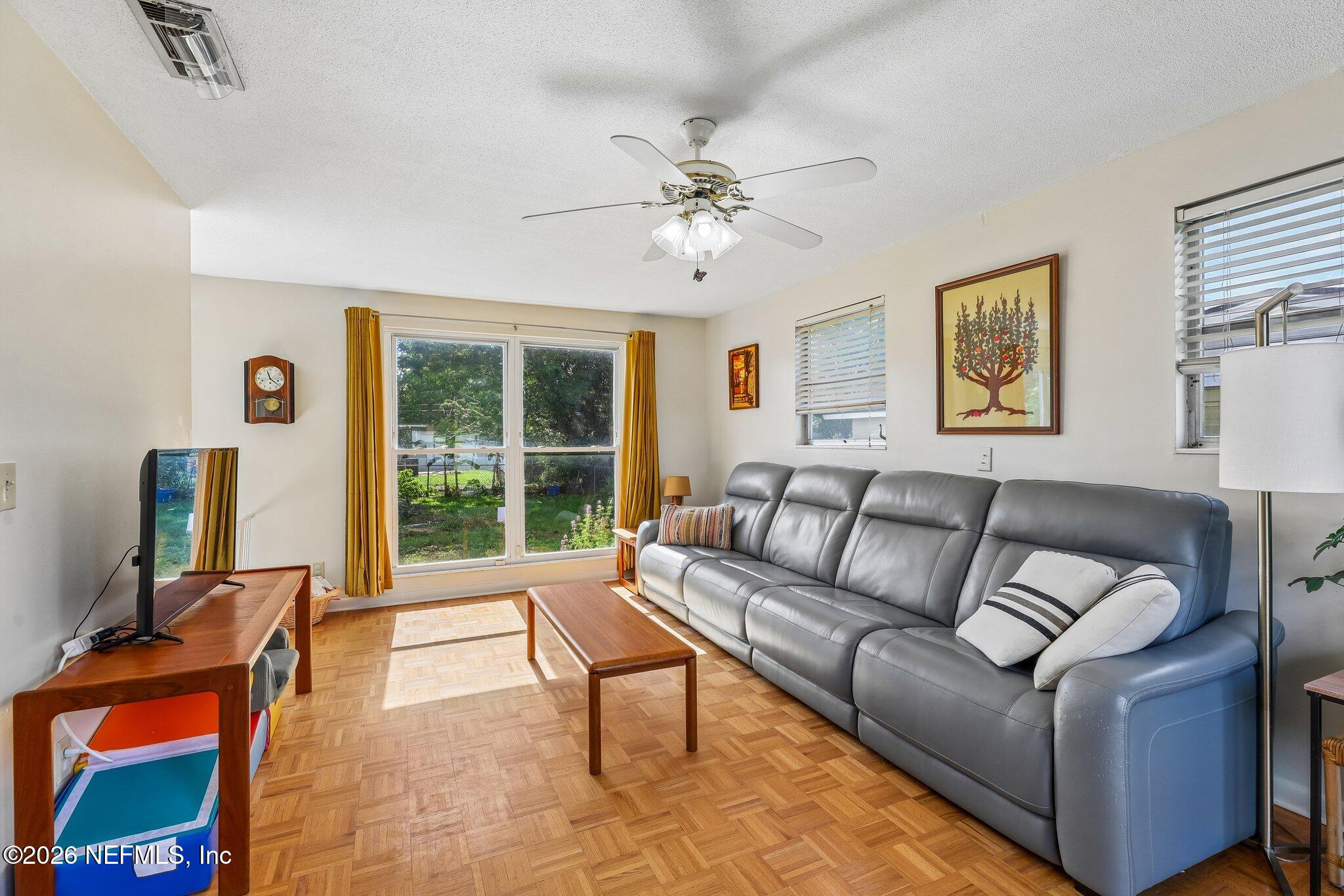 1189 CROWN Drive
