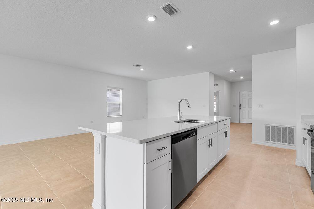 8130 ARCHIBALD Terrace