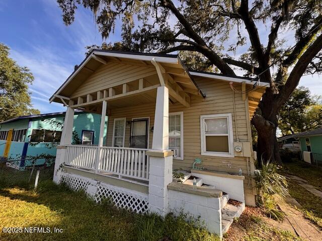 2527 SUMMIT Street