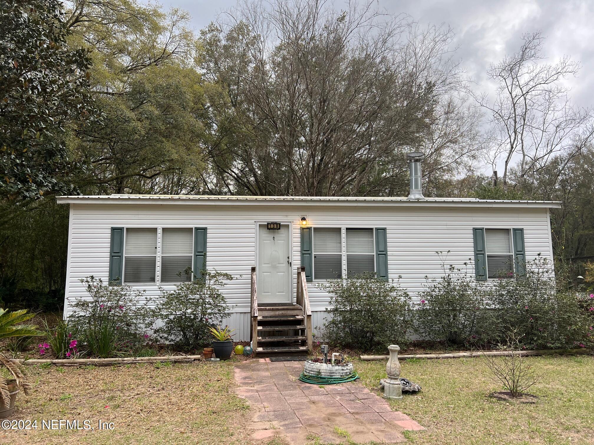 Interlachen, FL home for sale located at 138 Charles Avenue, Interlachen, FL 32148