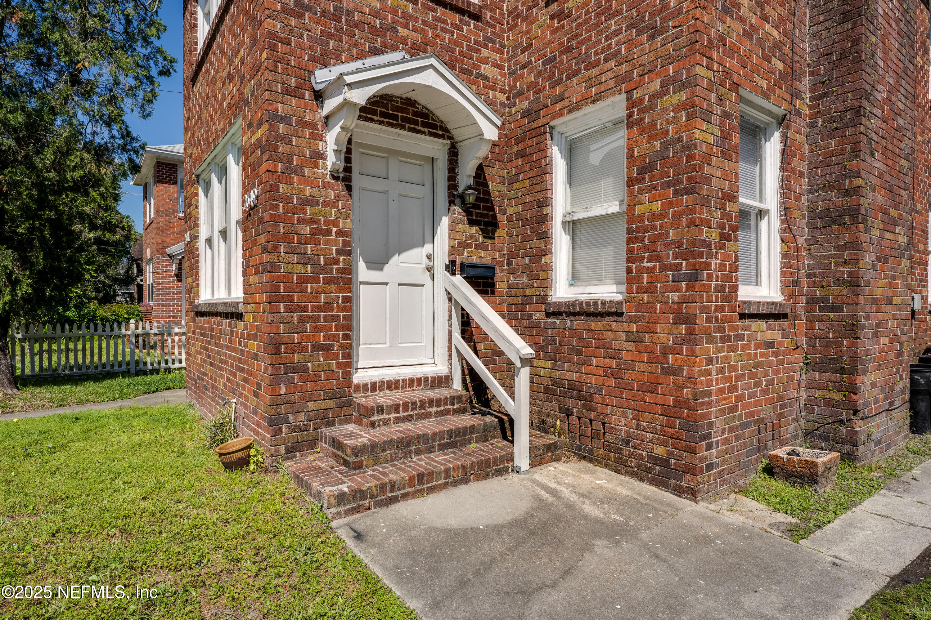 2649 DELLWOOD Avenue
