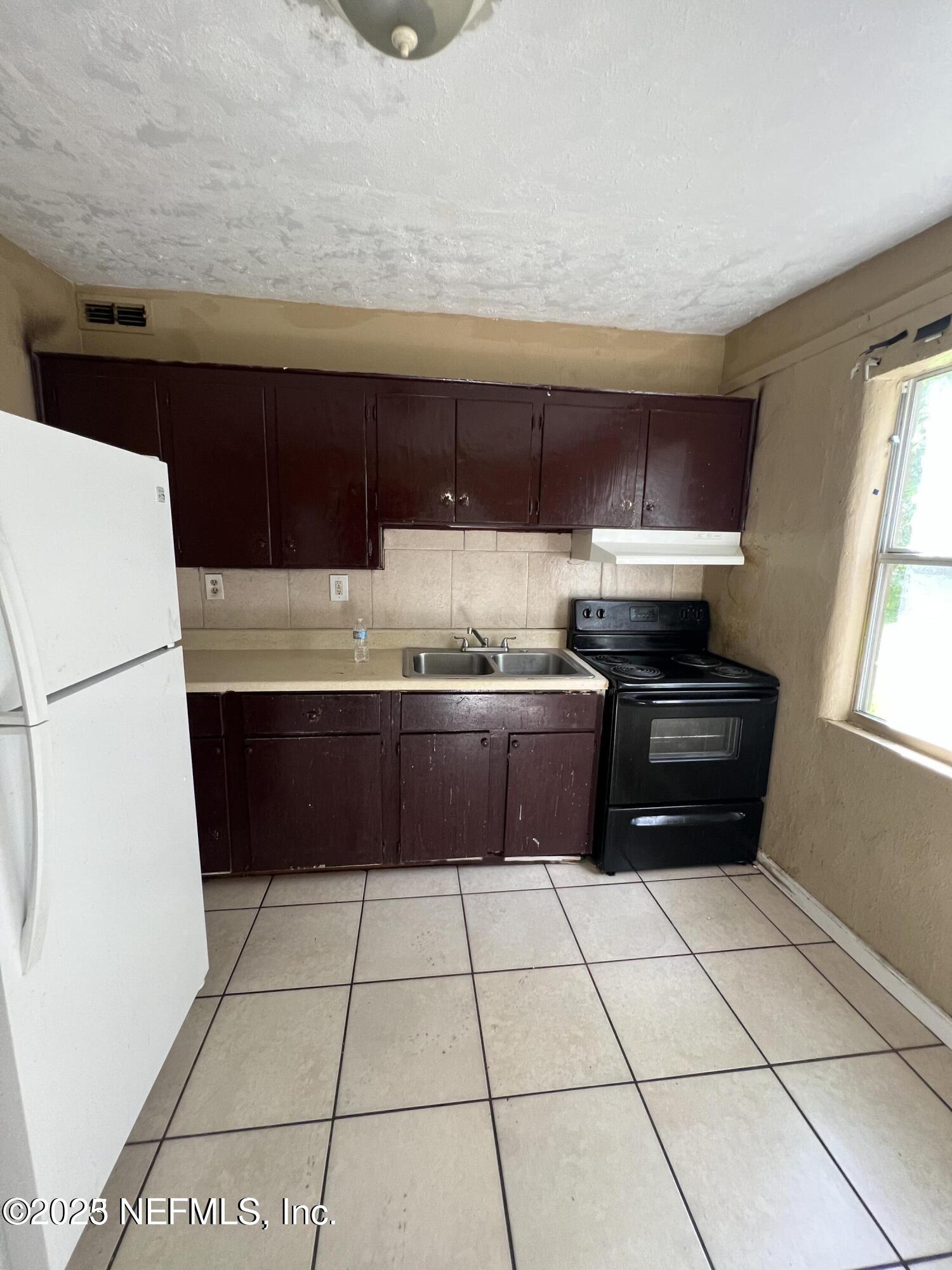 10416 KEUKA Drive