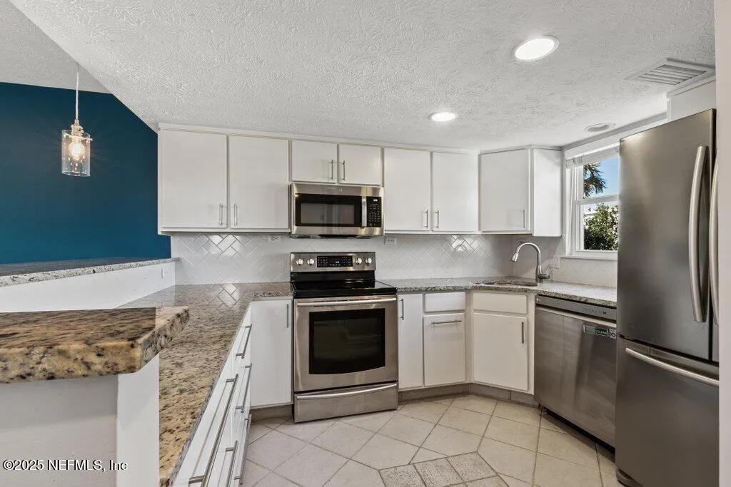 Neptune Beach, Florida 32266, United States, 3 Bedrooms Bedrooms, ,3 BathroomsBathrooms,Residential,Active,22508