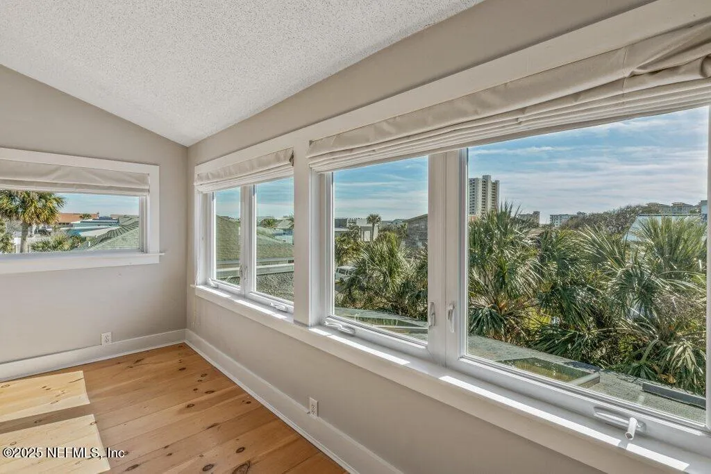 Neptune Beach, Florida 32266, United States, 3 Bedrooms Bedrooms, ,3 BathroomsBathrooms,Residential,Active,22508