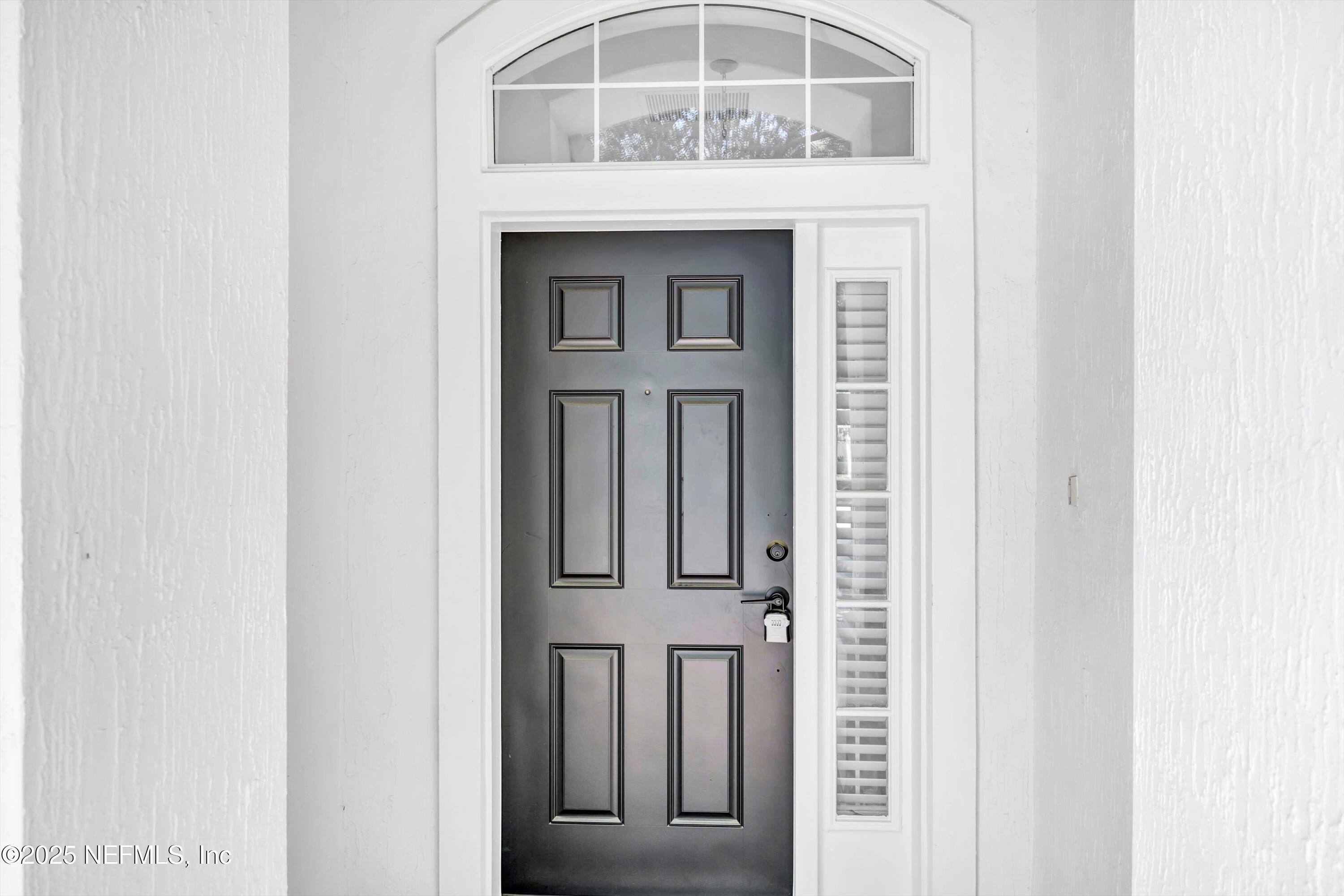 1829 CREEKVIEW Drive