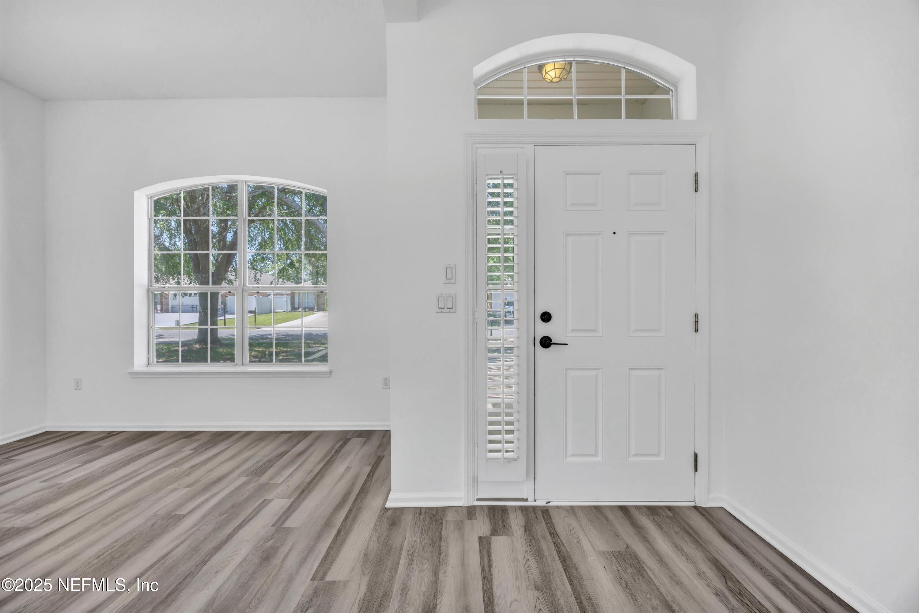 1829 CREEKVIEW Drive