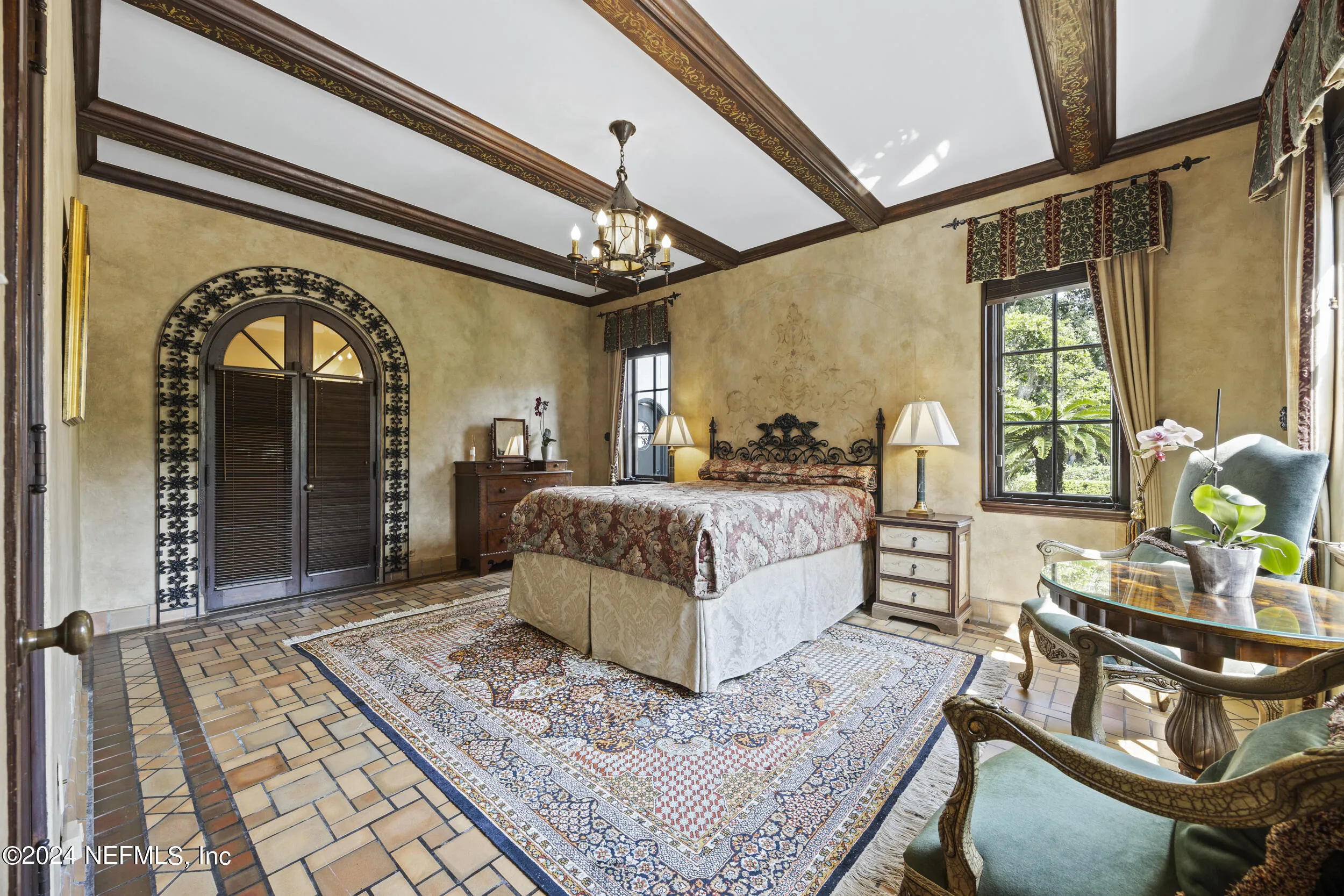 Jacksonville, Florida 32207, United States, 7 Bedrooms Bedrooms, ,6 BathroomsBathrooms,Residential,Pending,37715