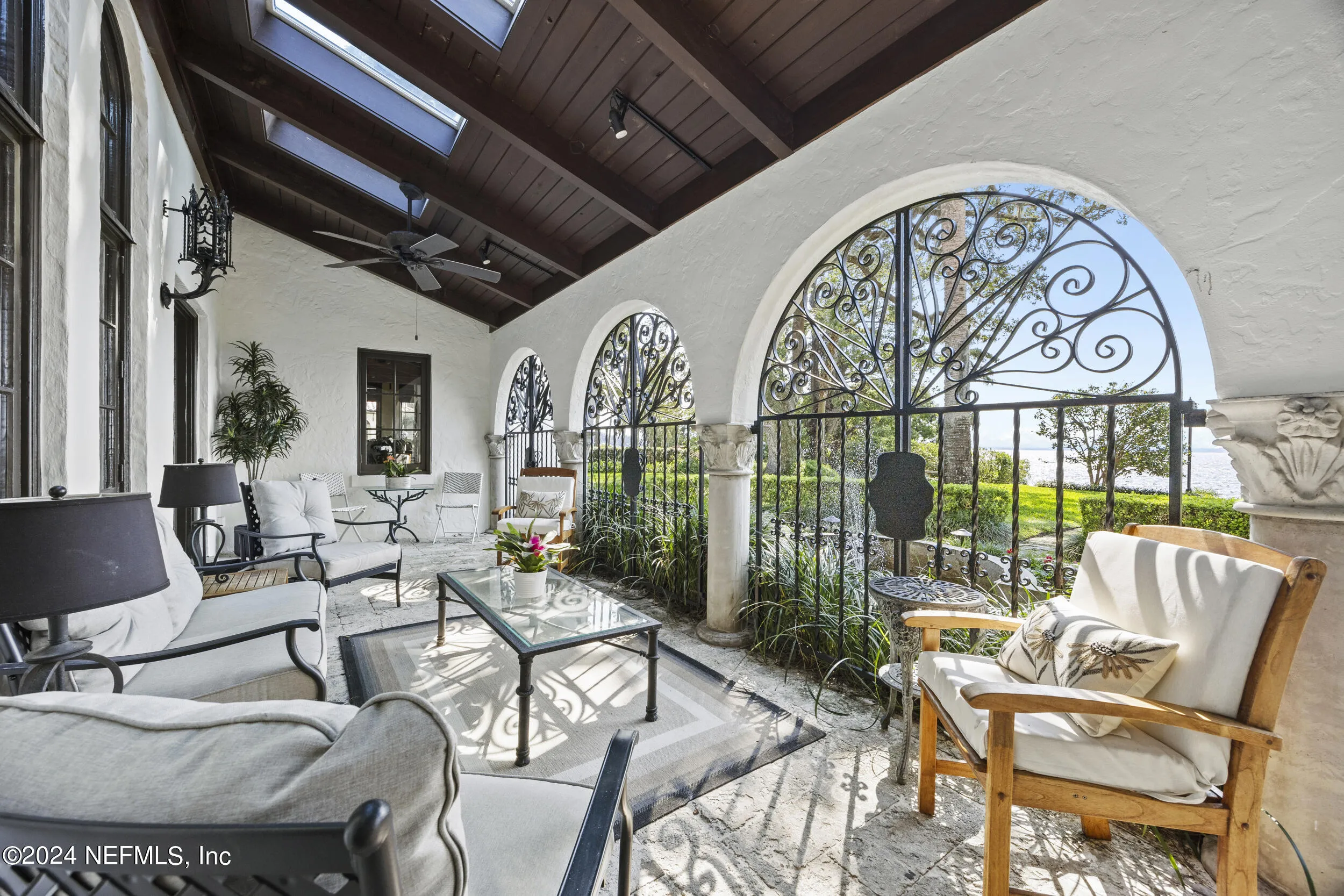 Jacksonville, Florida 32207, United States, 7 Bedrooms Bedrooms, ,6 BathroomsBathrooms,Residential,Pending,37715