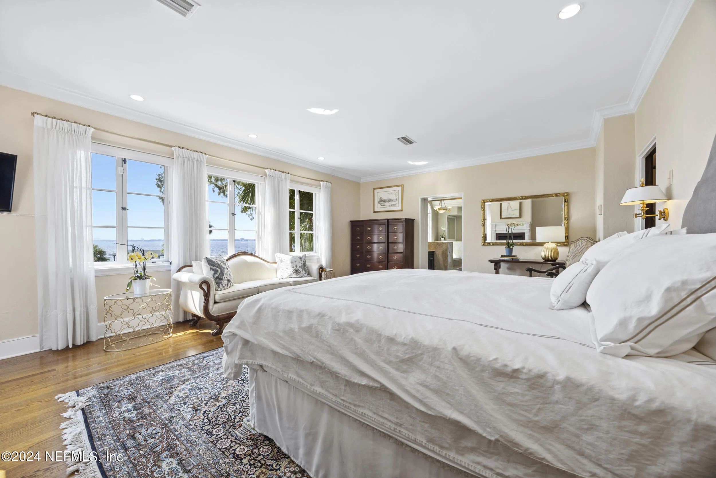 Jacksonville, Florida 32207, United States, 7 Bedrooms Bedrooms, ,6 BathroomsBathrooms,Residential,Pending,37715