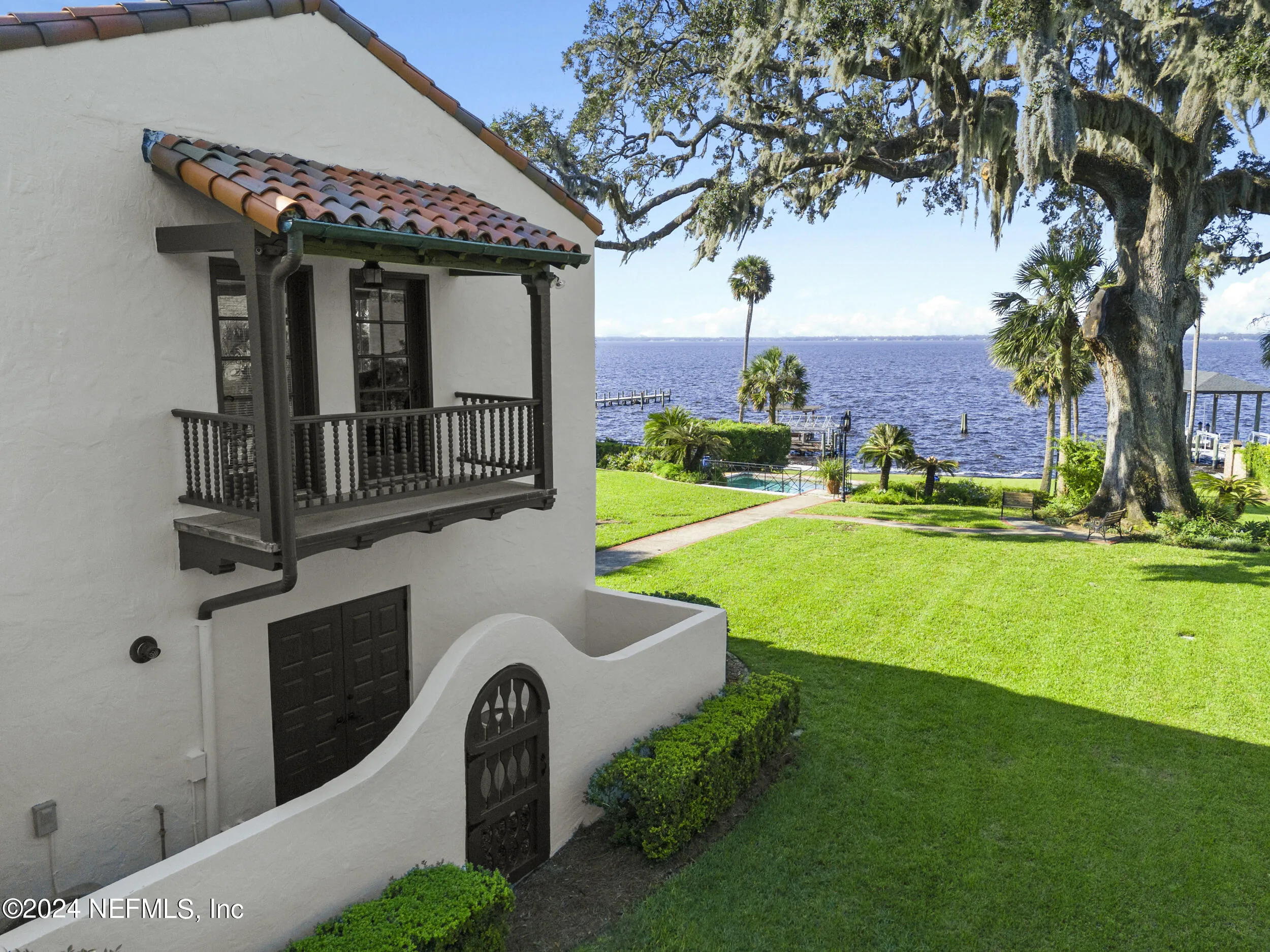 Jacksonville, Florida 32207, United States, 7 Bedrooms Bedrooms, ,6 BathroomsBathrooms,Residential,Pending,37715