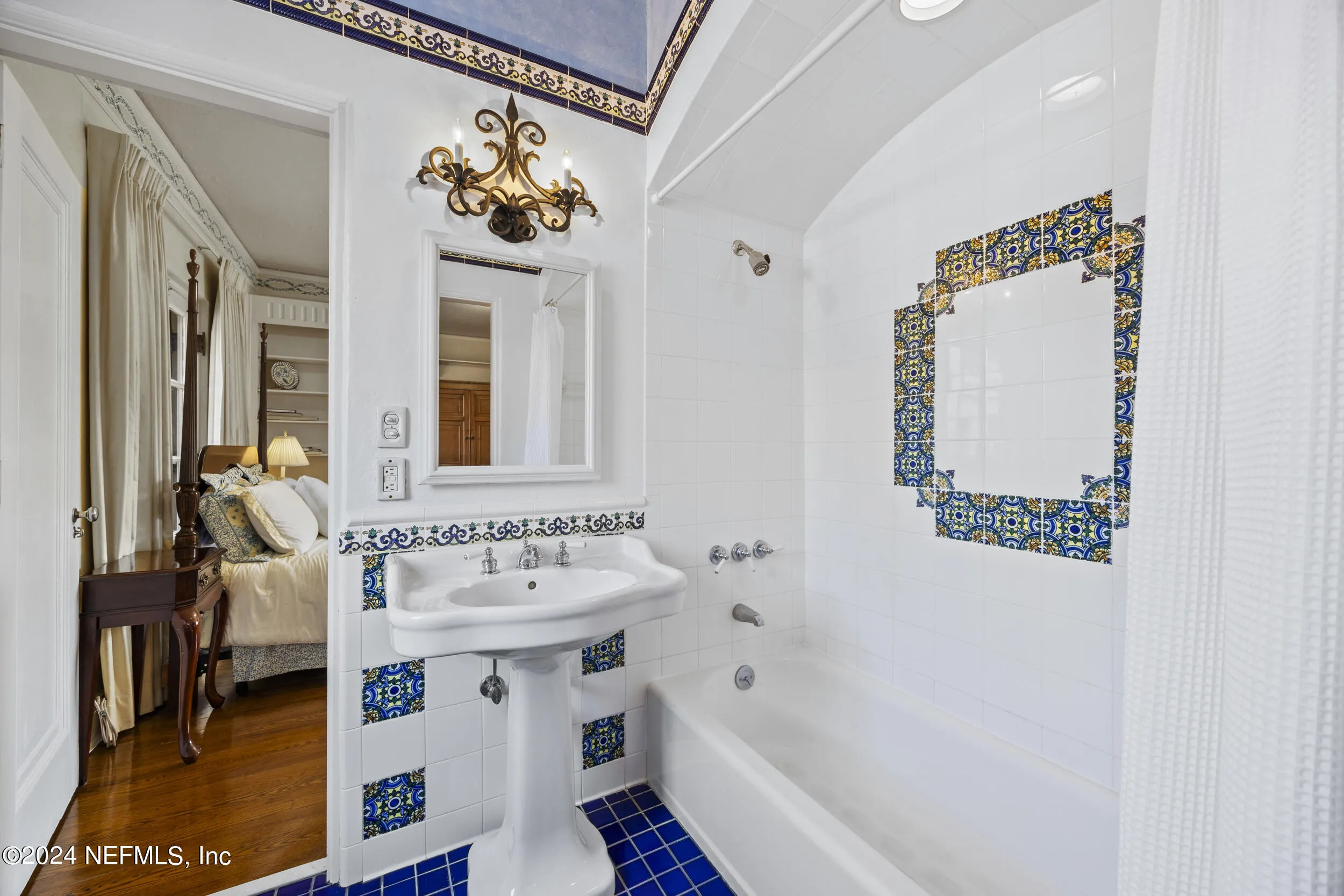 Jacksonville, Florida 32207, United States, 7 Bedrooms Bedrooms, ,6 BathroomsBathrooms,Residential,Pending,37715