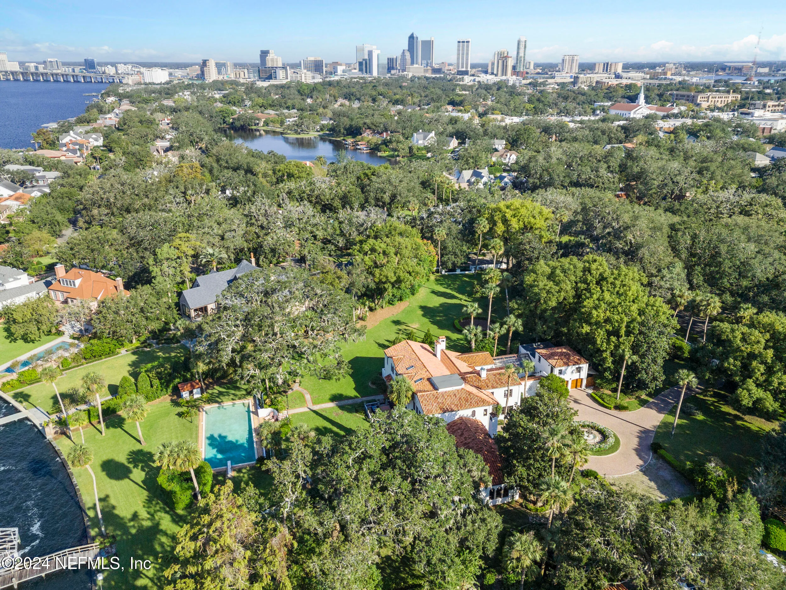 Jacksonville, Florida 32207, United States, 7 Bedrooms Bedrooms, ,6 BathroomsBathrooms,Residential,Pending,37715