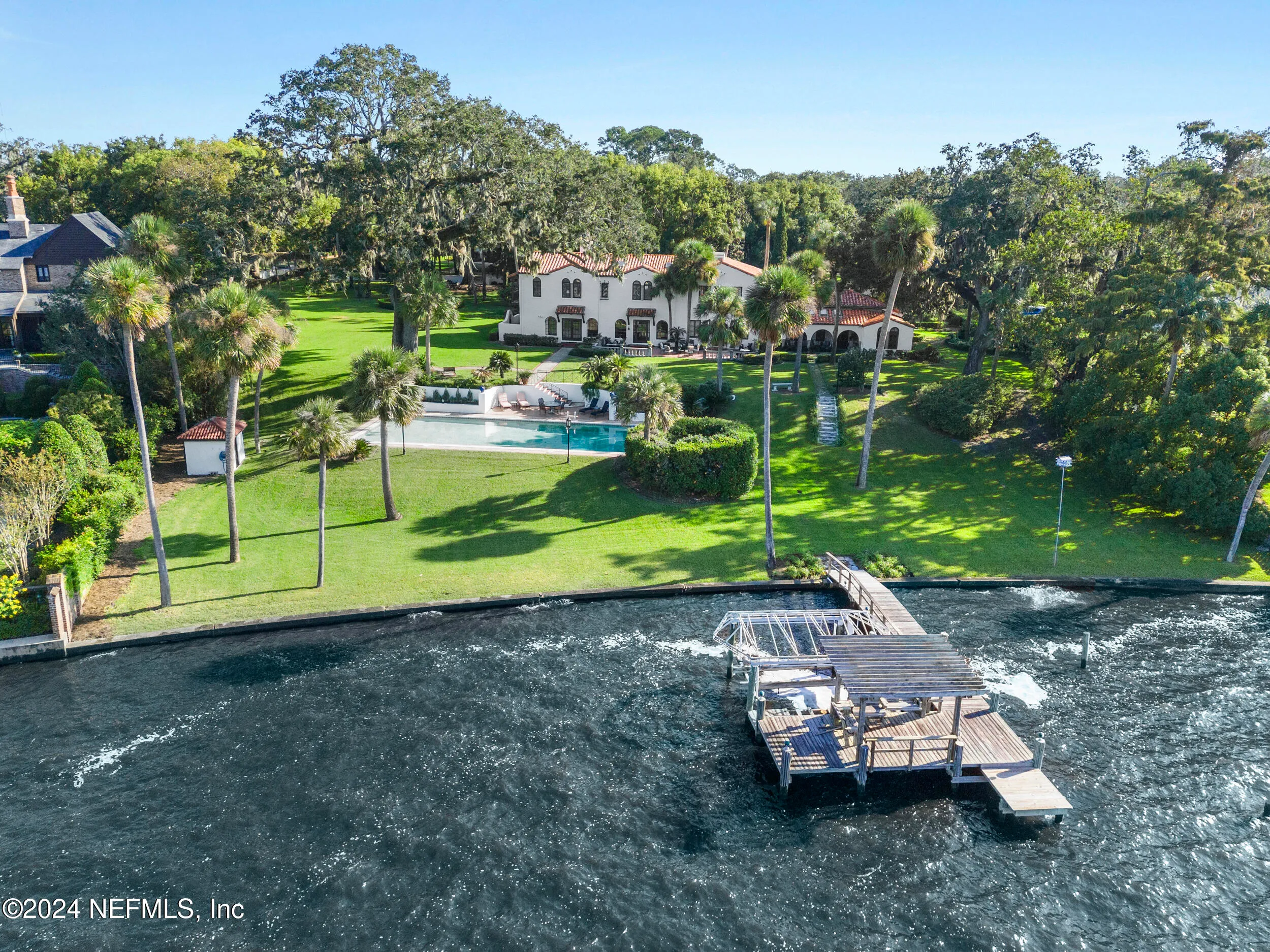 Jacksonville, Florida 32207, United States, 7 Bedrooms Bedrooms, ,6 BathroomsBathrooms,Residential,Pending,37715