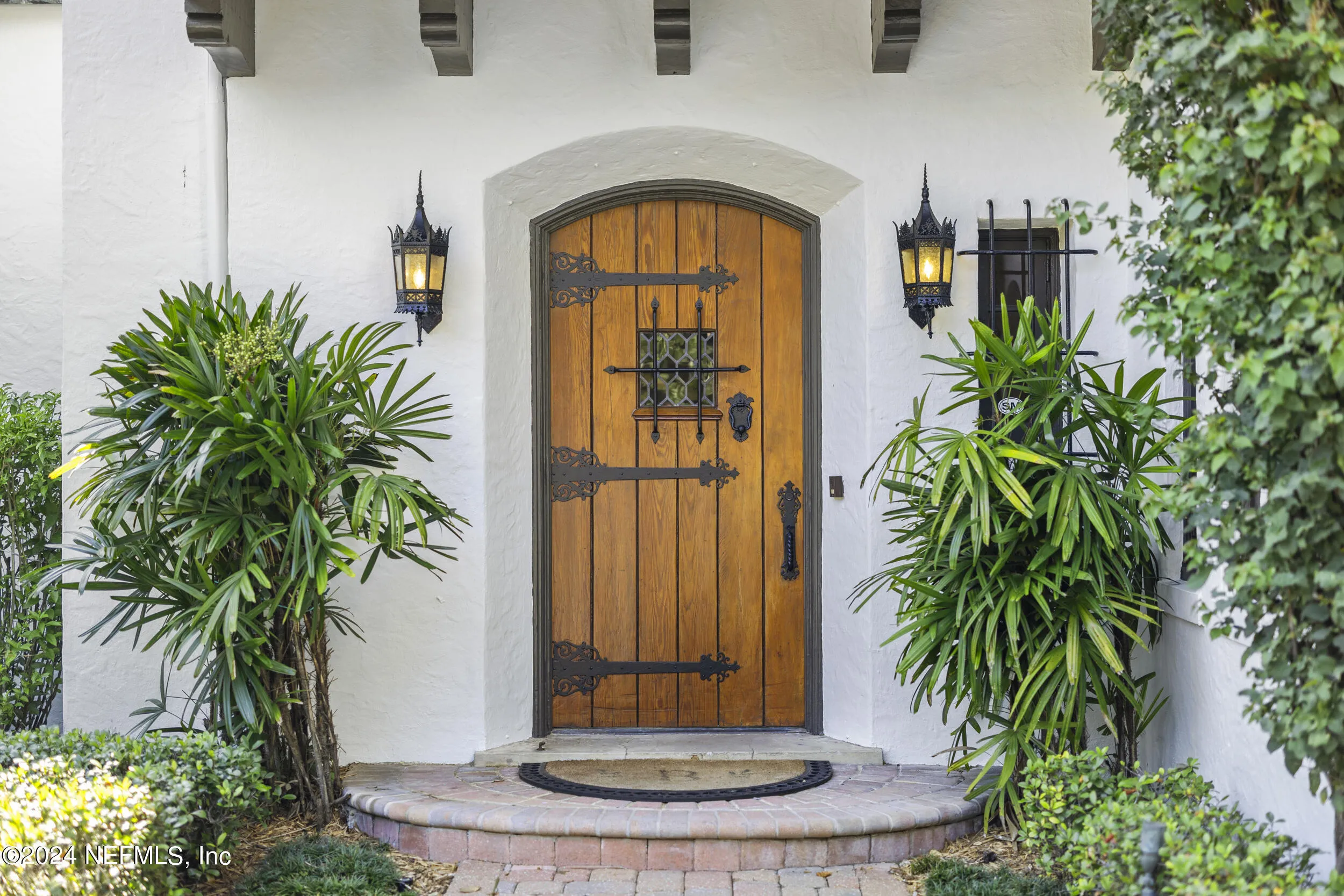 Jacksonville, Florida 32207, United States, 7 Bedrooms Bedrooms, ,6 BathroomsBathrooms,Residential,Pending,37715