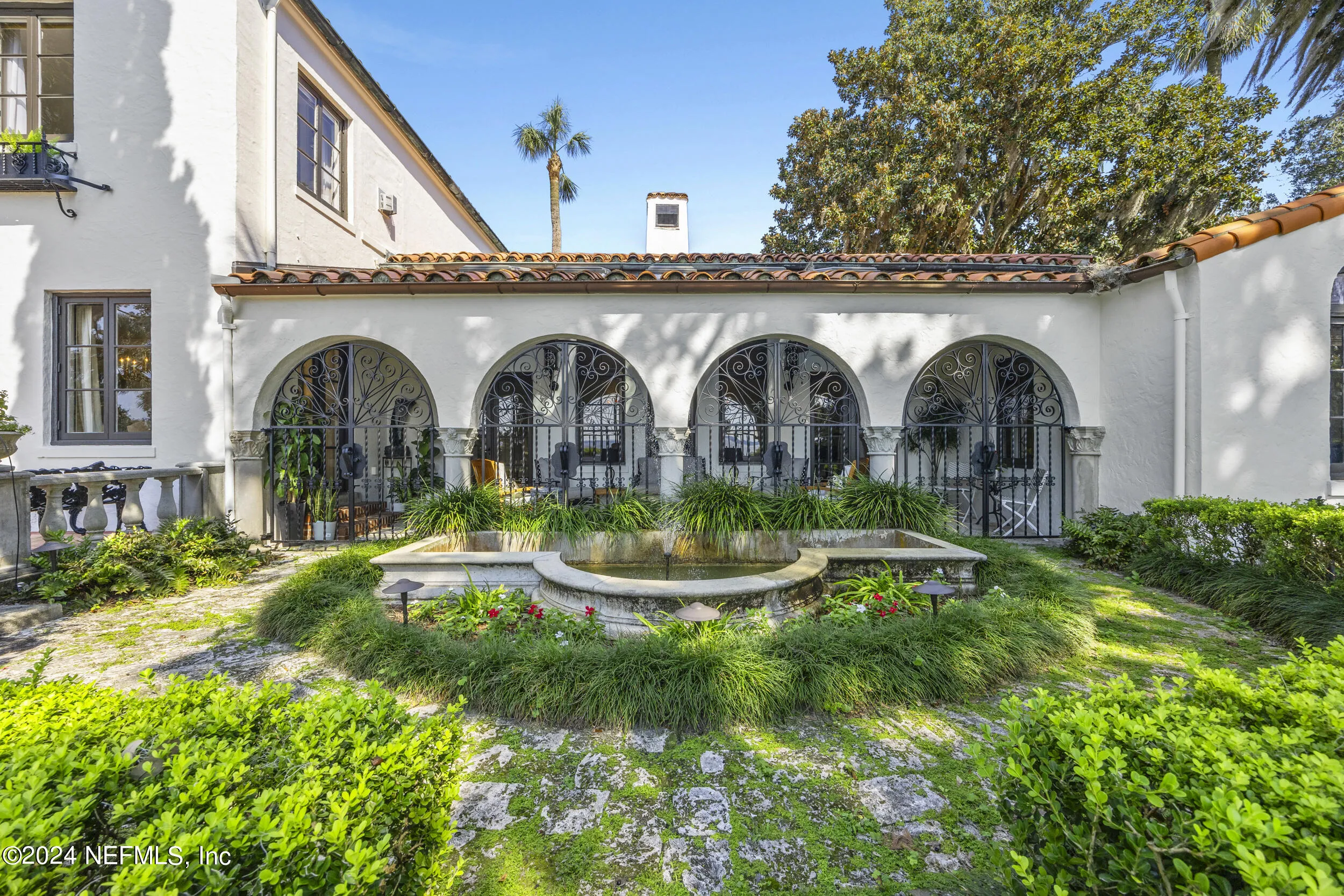 Jacksonville, Florida 32207, United States, 7 Bedrooms Bedrooms, ,6 BathroomsBathrooms,Residential,Pending,37715