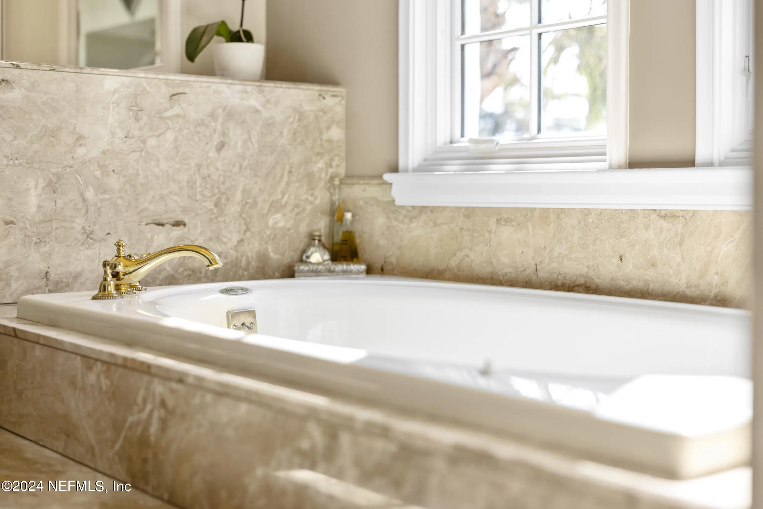 Jacksonville, Florida 32207, United States, 7 Bedrooms Bedrooms, ,6 BathroomsBathrooms,Residential,Pending,37715