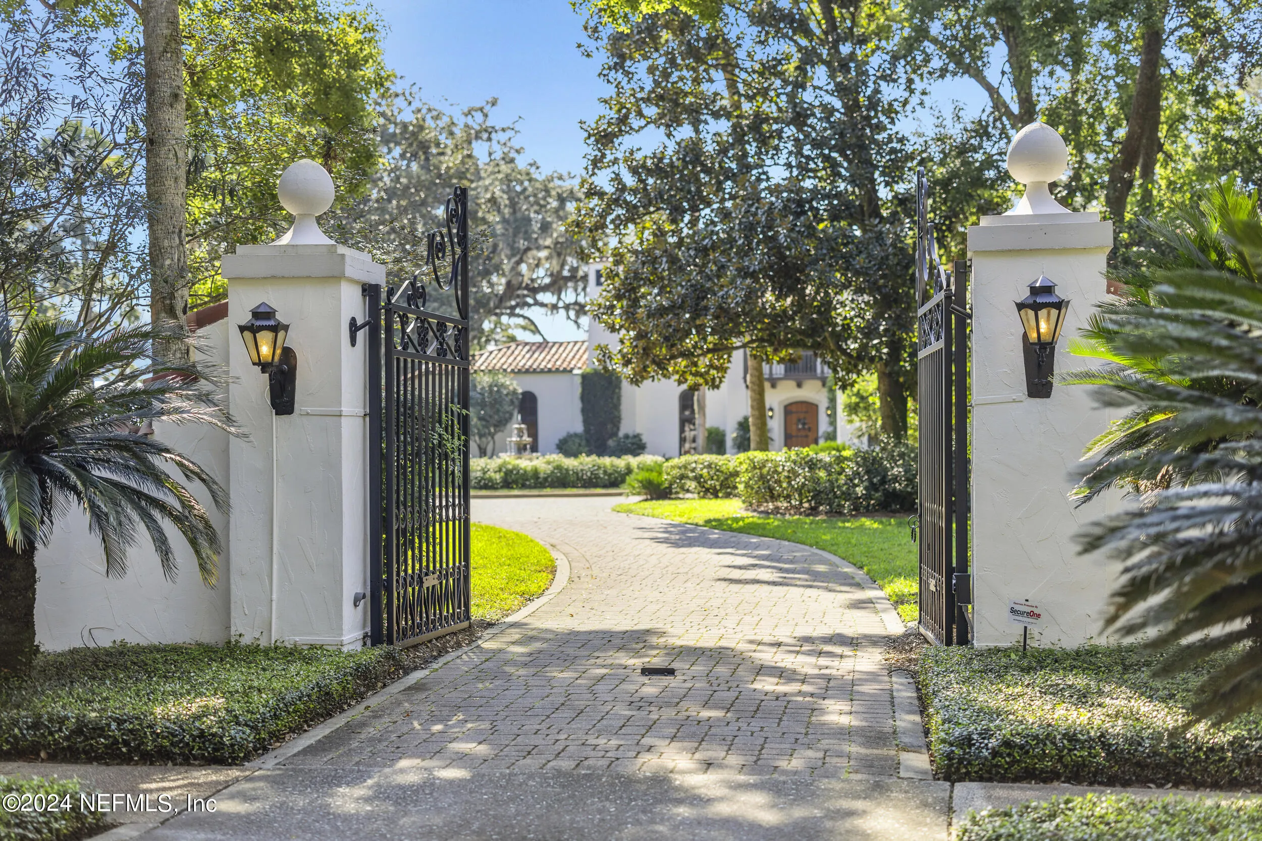 Jacksonville, Florida 32207, United States, 7 Bedrooms Bedrooms, ,6 BathroomsBathrooms,Residential,Pending,37715