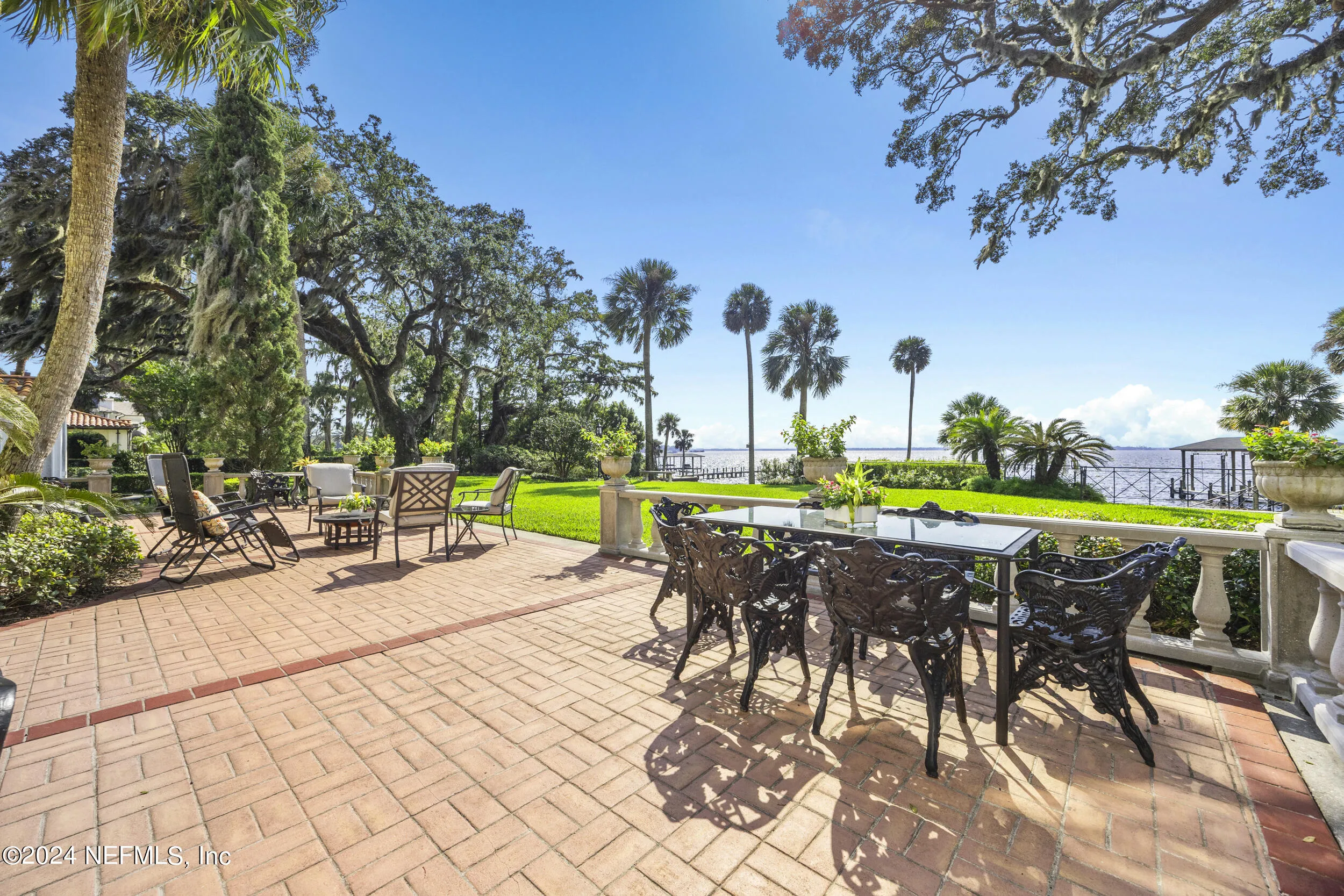 Jacksonville, Florida 32207, United States, 7 Bedrooms Bedrooms, ,6 BathroomsBathrooms,Residential,Pending,37715