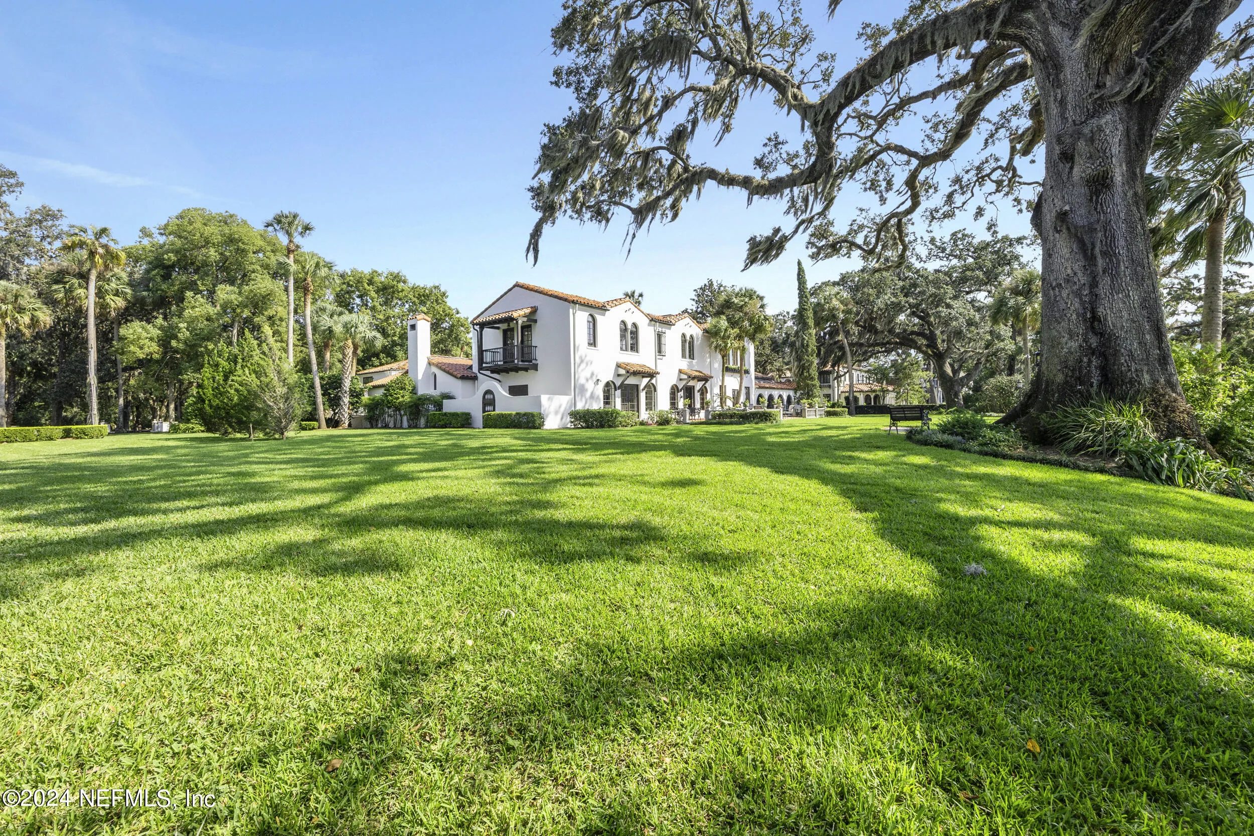 Jacksonville, Florida 32207, United States, 7 Bedrooms Bedrooms, ,6 BathroomsBathrooms,Residential,Pending,37715
