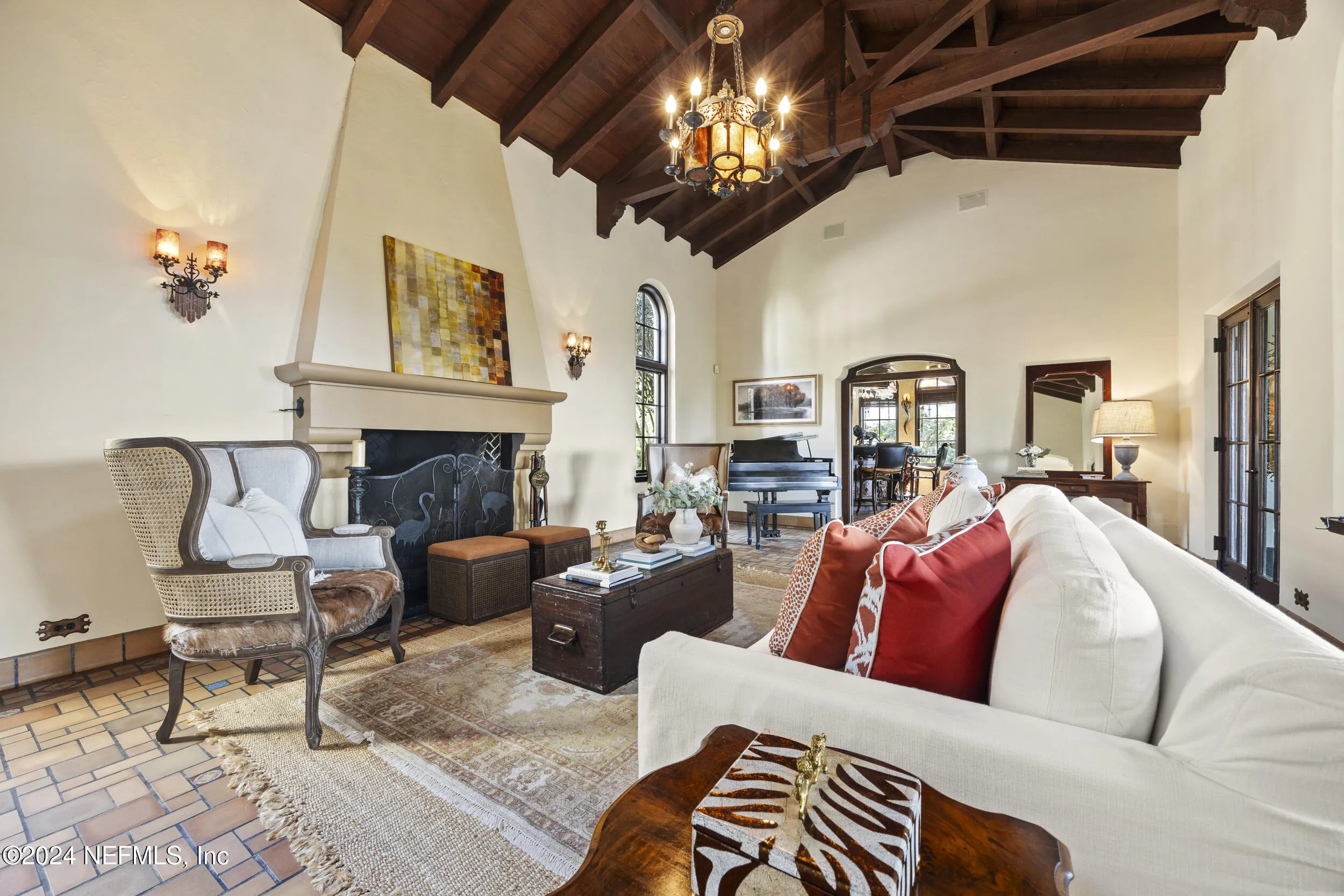 Jacksonville, Florida 32207, United States, 7 Bedrooms Bedrooms, ,6 BathroomsBathrooms,Residential,Pending,37715