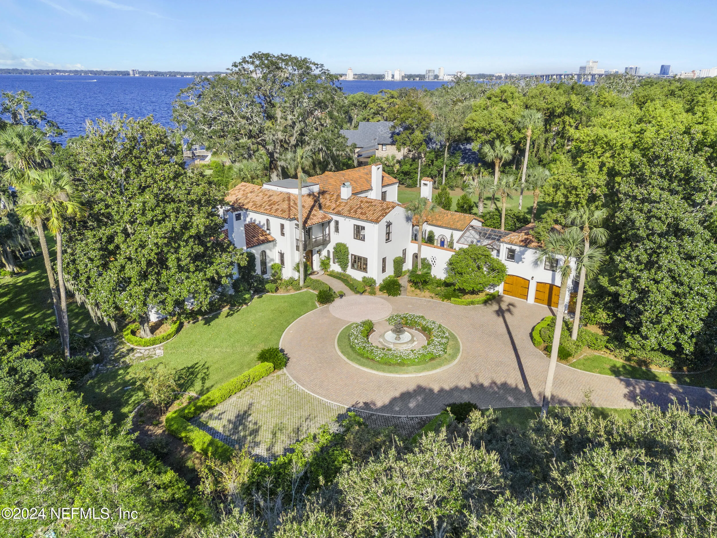 Jacksonville, Florida 32207, United States, 7 Bedrooms Bedrooms, ,6 BathroomsBathrooms,Residential,Pending,37715