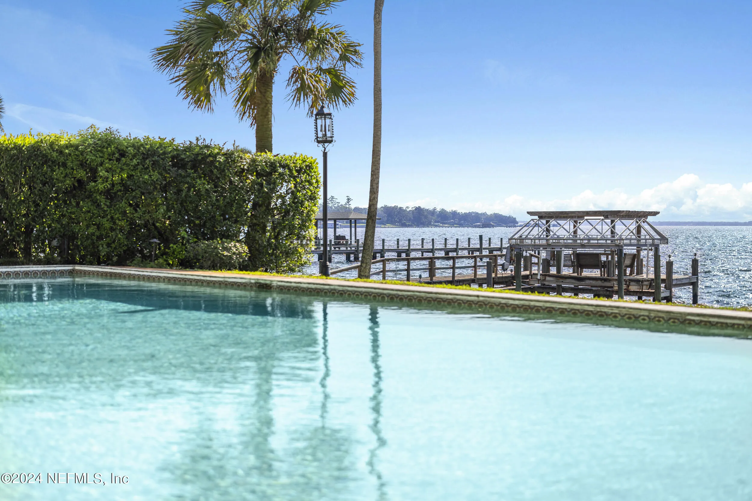 Jacksonville, Florida 32207, United States, 7 Bedrooms Bedrooms, ,6 BathroomsBathrooms,Residential,Pending,37715